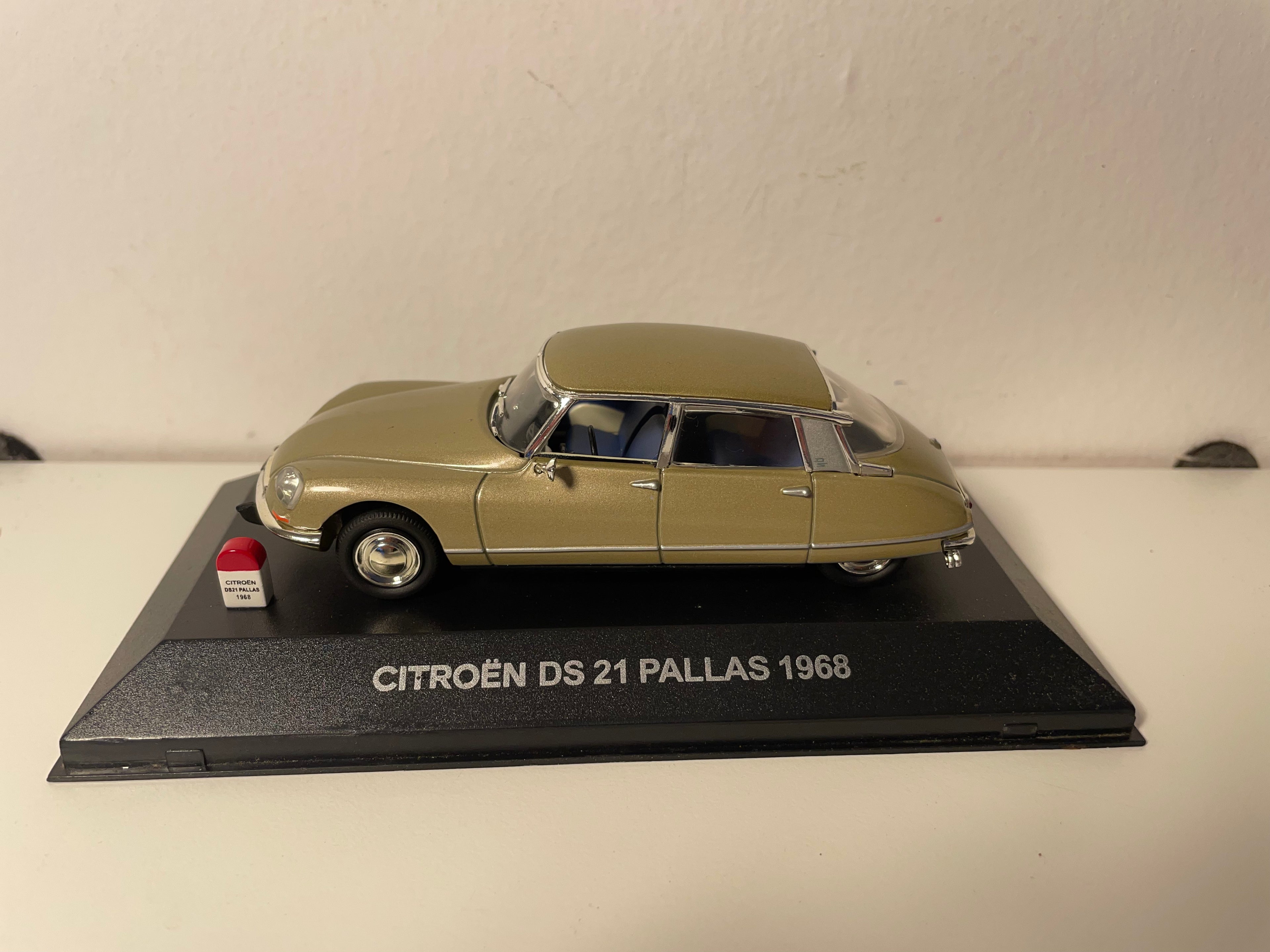 Citroën DS 21 Pallas marron de 1968 - Nostalgie