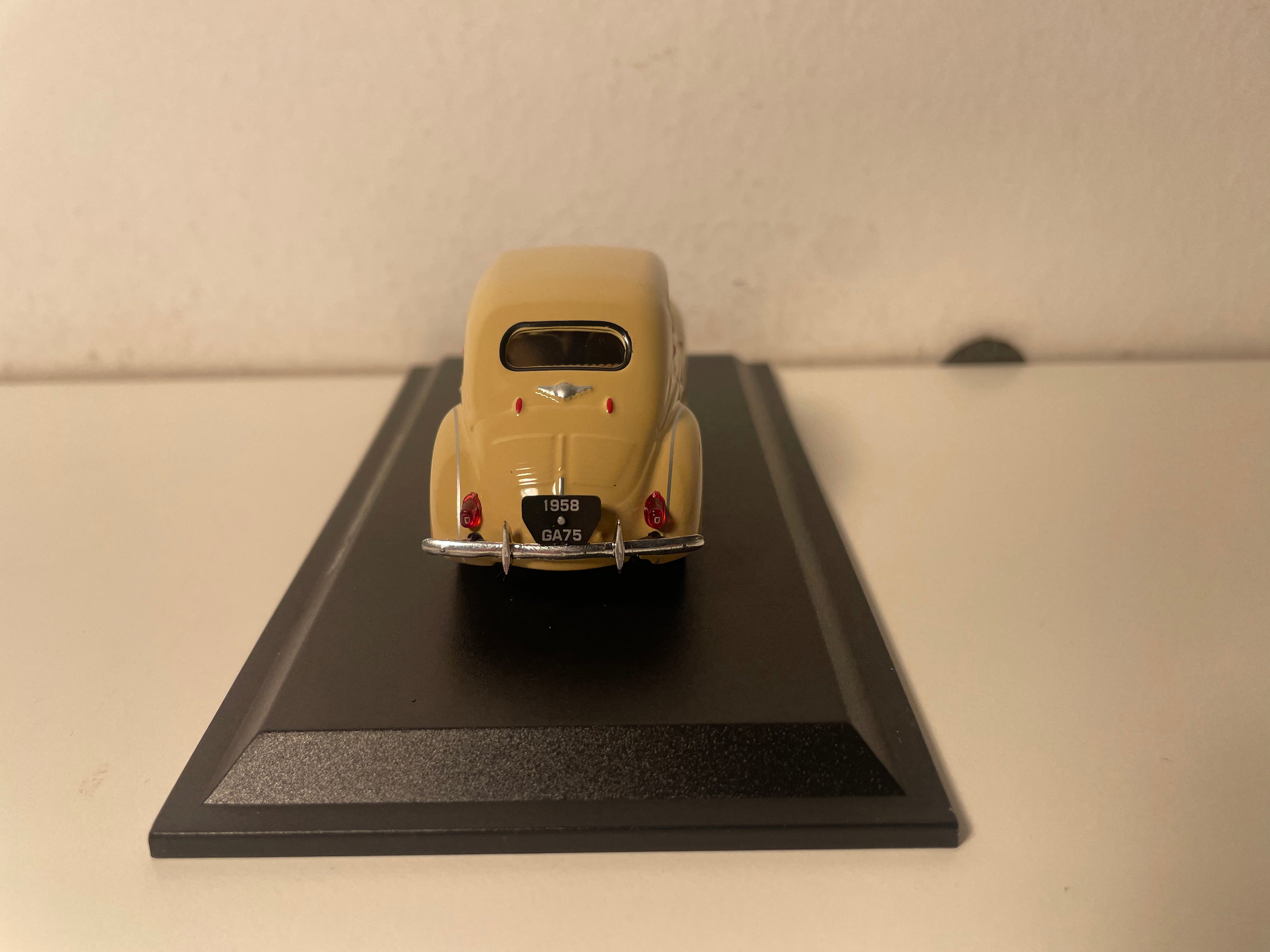 Renault 4 CV berline Sport R 1062 marrone del 1958 (blister)