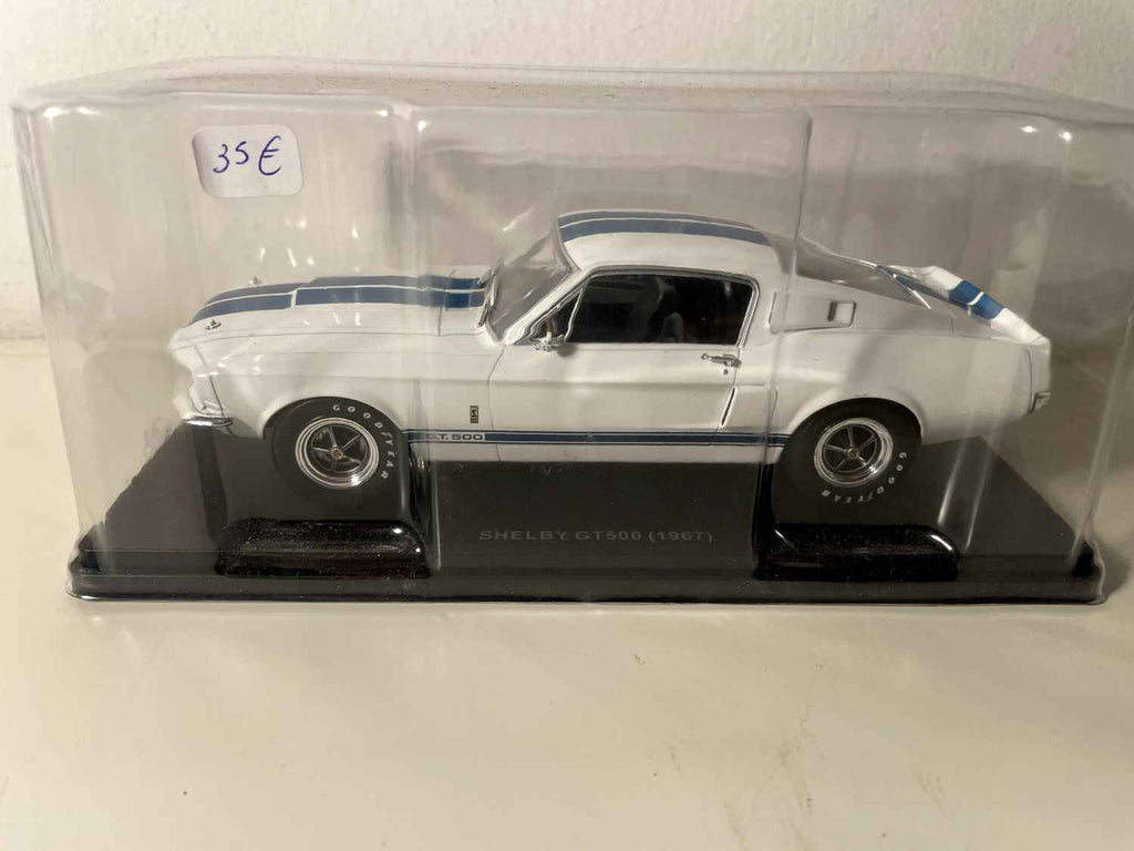 Shelby GT500 biała i niebieska z 1967 roku (Skala: 1/24)