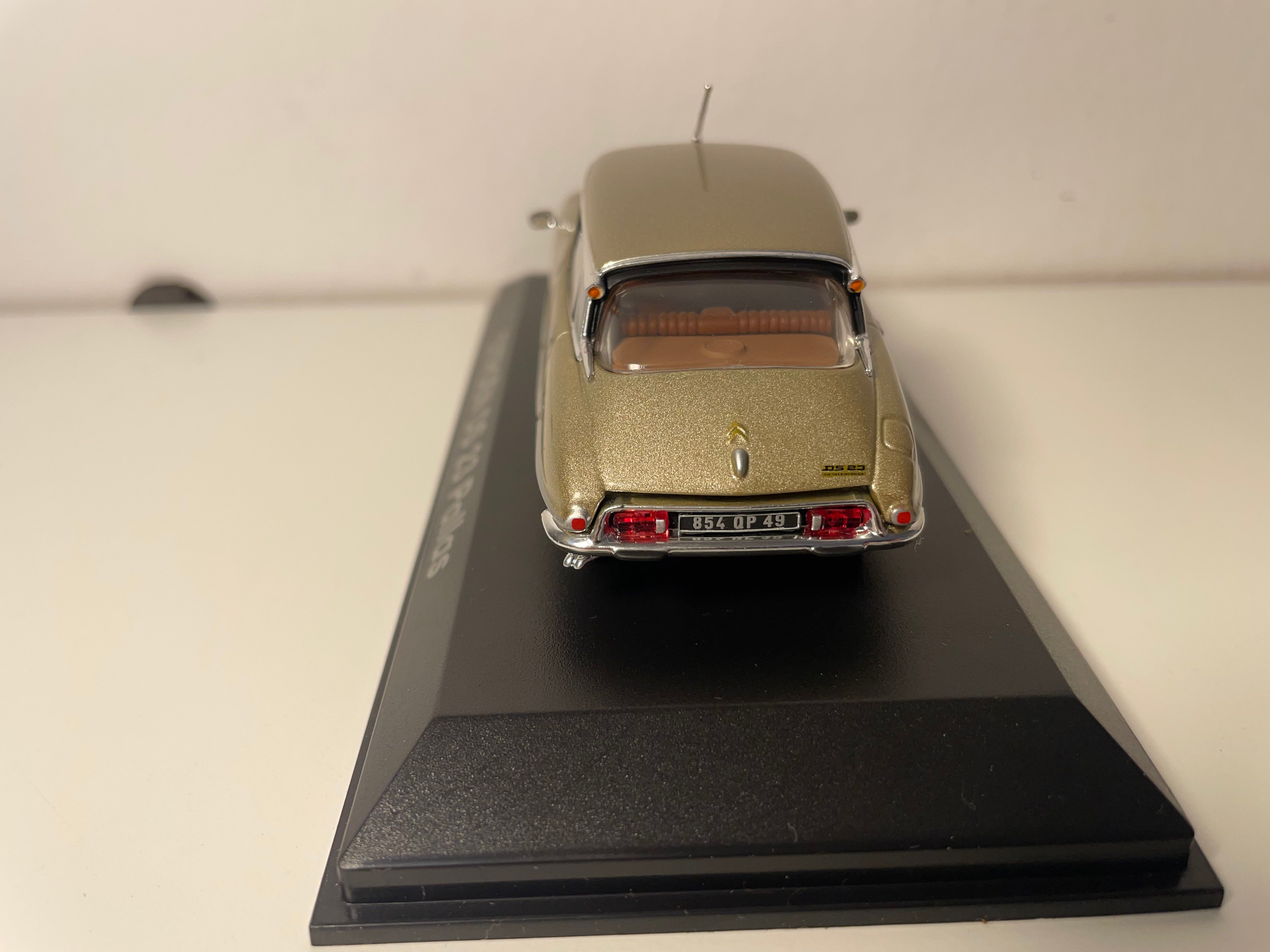 Citroën DS 23 Pallas marrón - NOREV