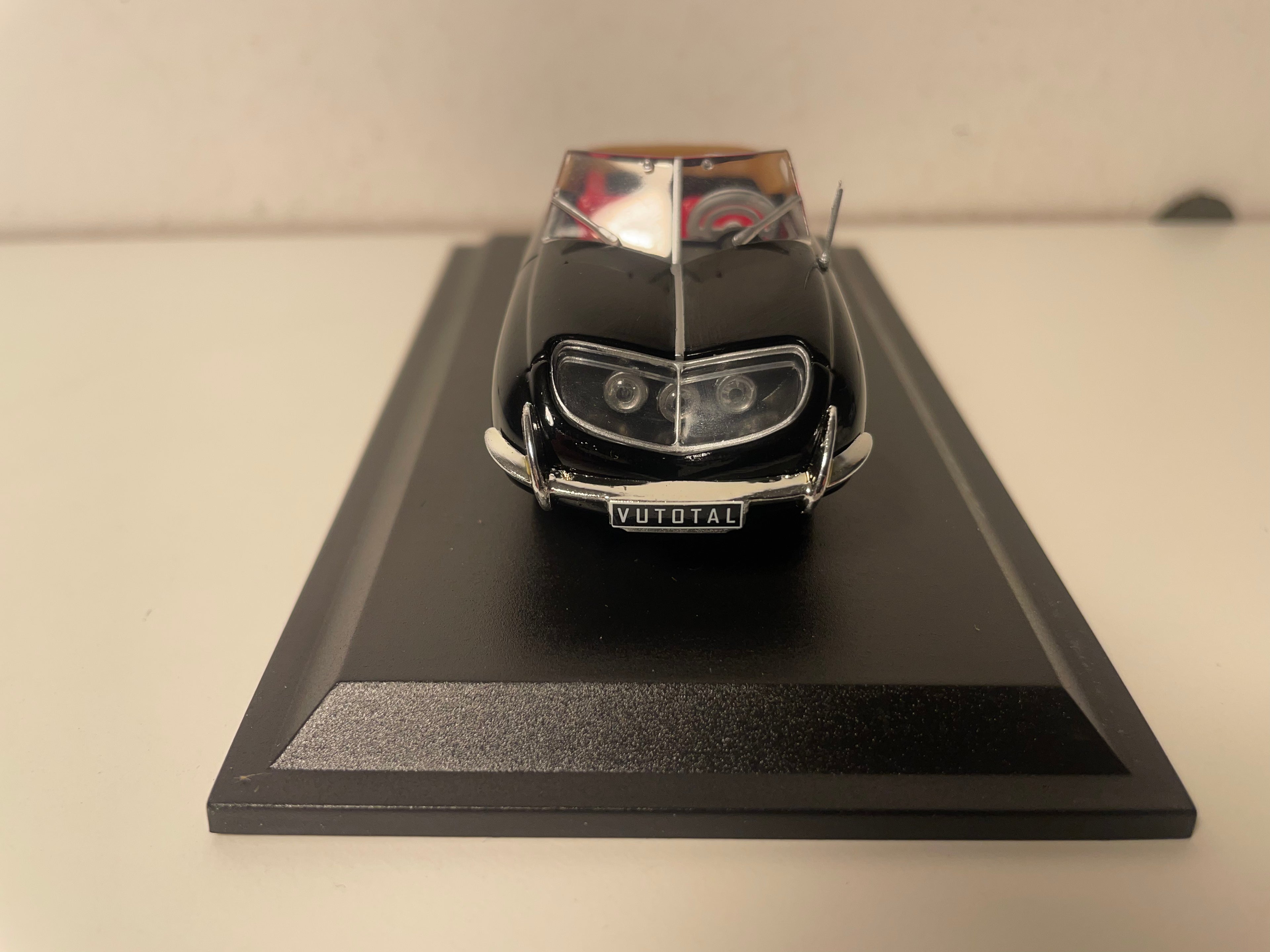 Renault 4 CV cabriolet Vutotal Labourdette noire de 1950 (blister)