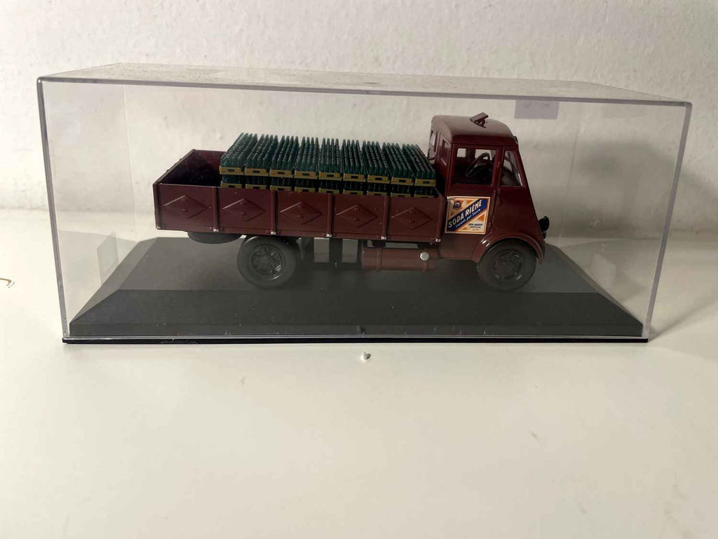 Camion Renault Ahn marron avec publicité "Soda Rième"