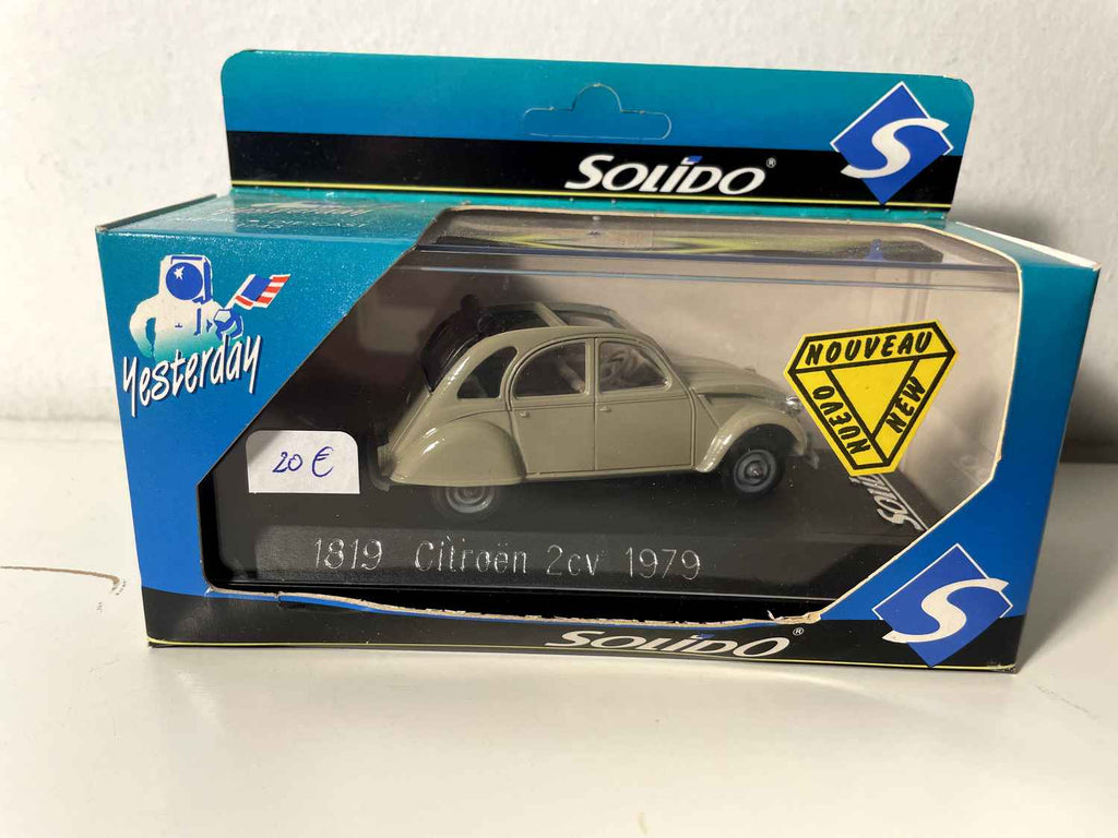 Citroën 2 cv beige from 1979 (Solido reference 1819)