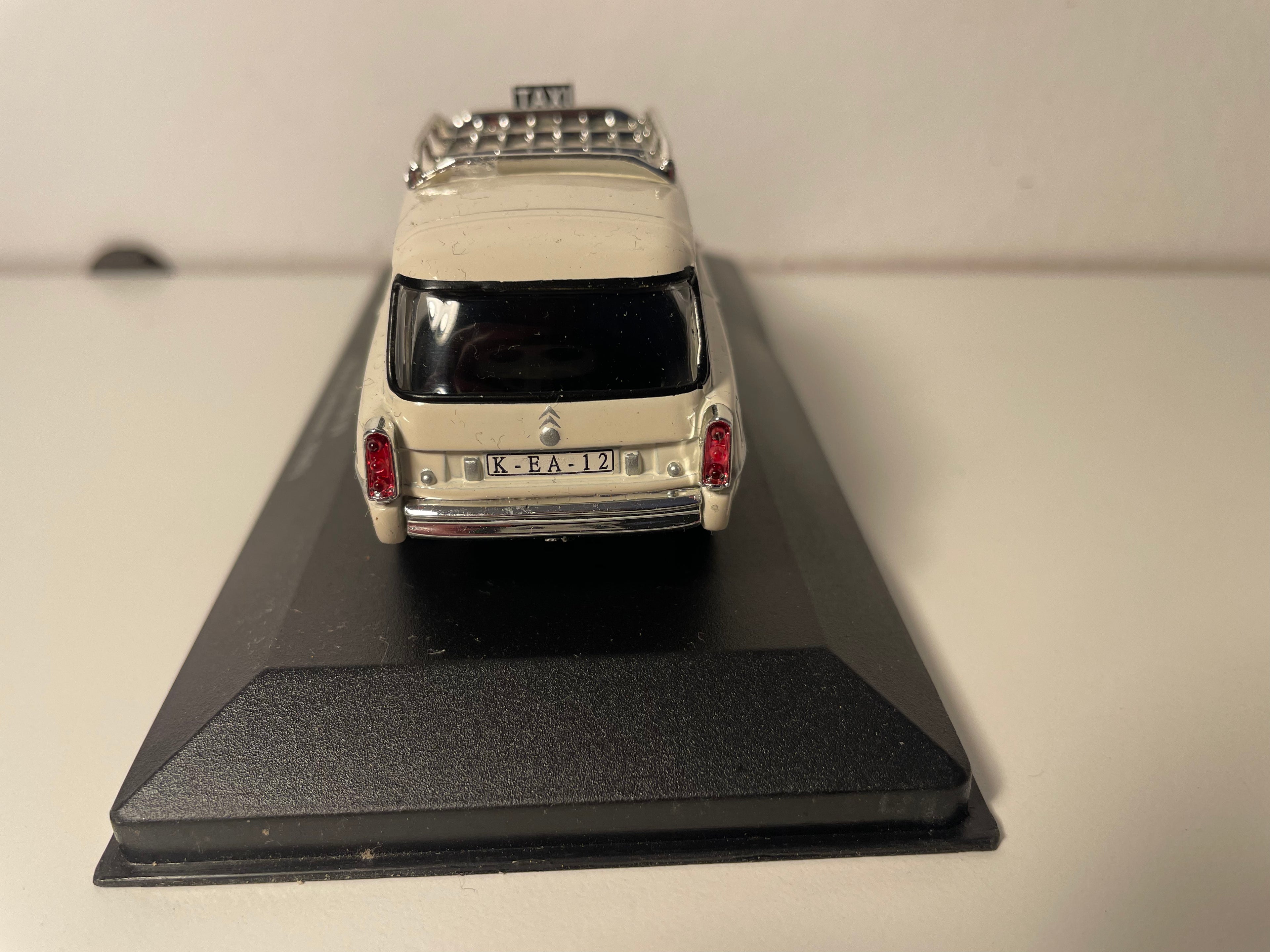 Citroën ID 19 Break in Crèmefarbe? von 1965 (TAXI in Deutschland)