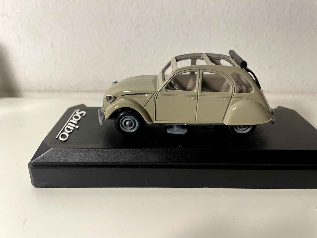 Citroën 2 cv beige from 1979 (Solido reference 1819)