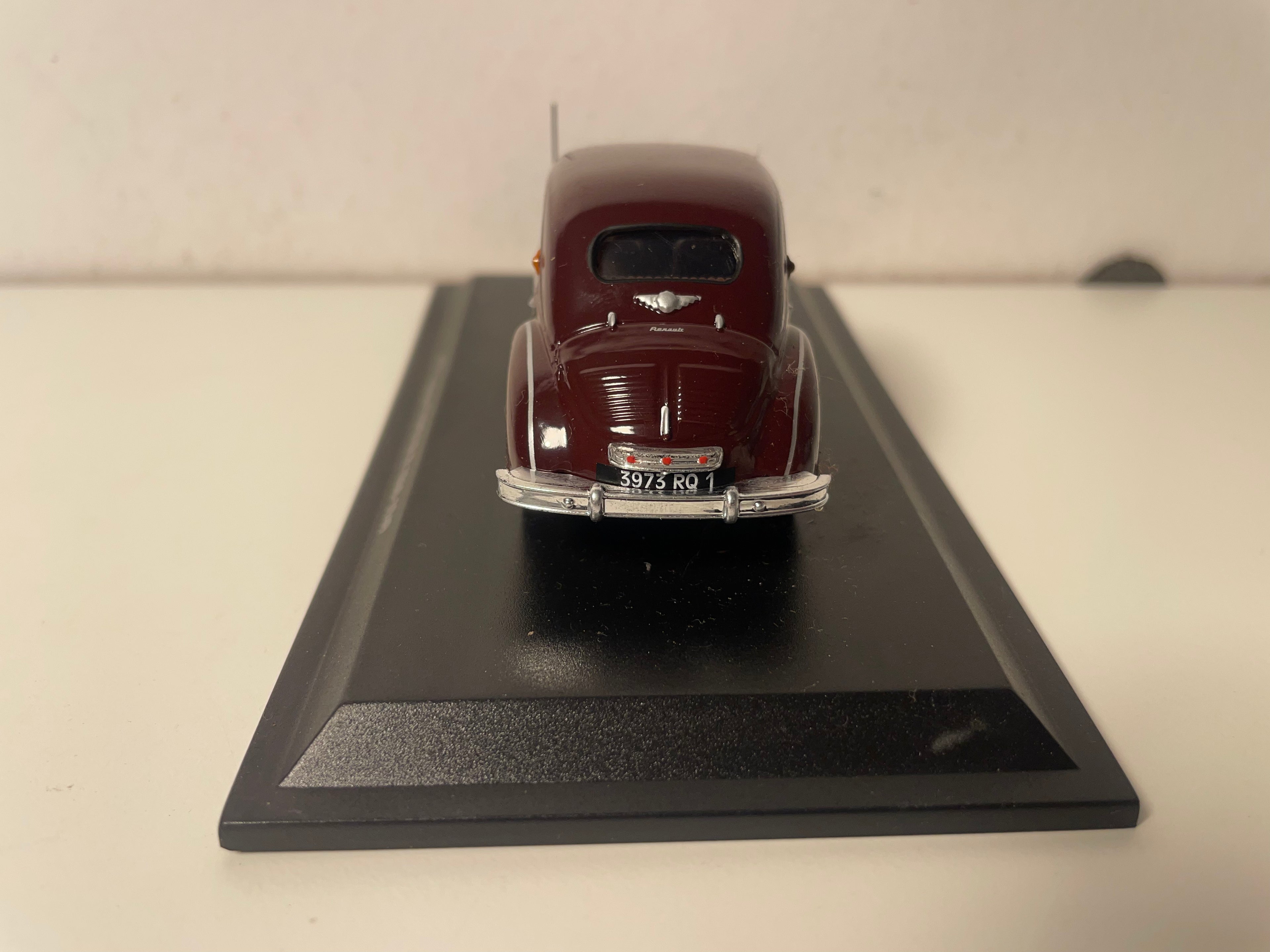 Renault 4 CV Bordeaux Equipped SAPRAR Type R 1060 from 1949 (Blister)