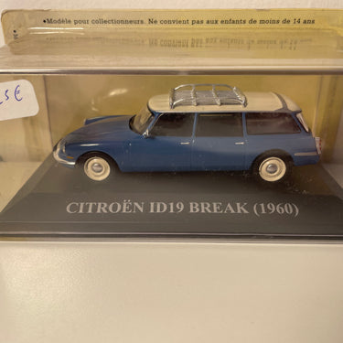 Citroën ID 19 break bleue et toit blanc cassé avec galerie de 1960 (boite plexi)