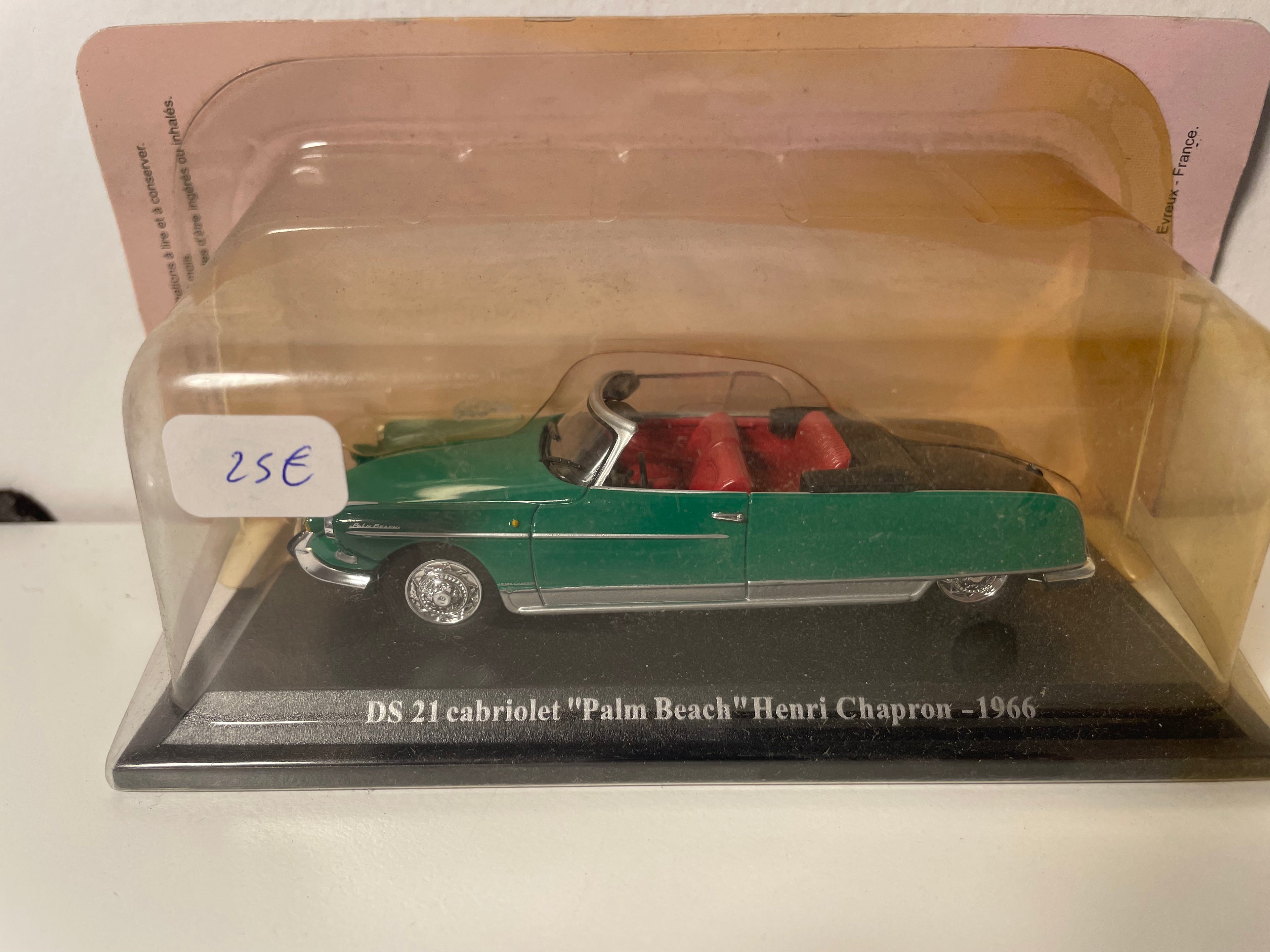 Citroën DS 21 cabriolet verte Palm Beach Henri Chapron de 1966 (sous blister)