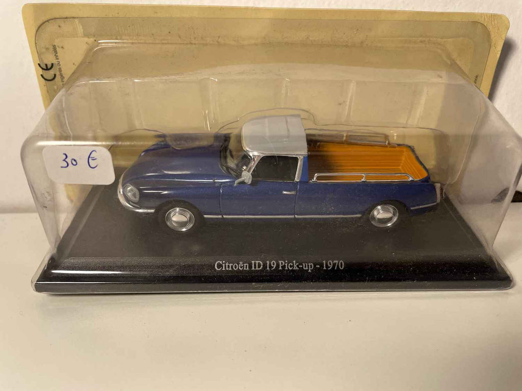 Citroën ID 19 pick-up bleue et toit gris de 1970 (sous blister)