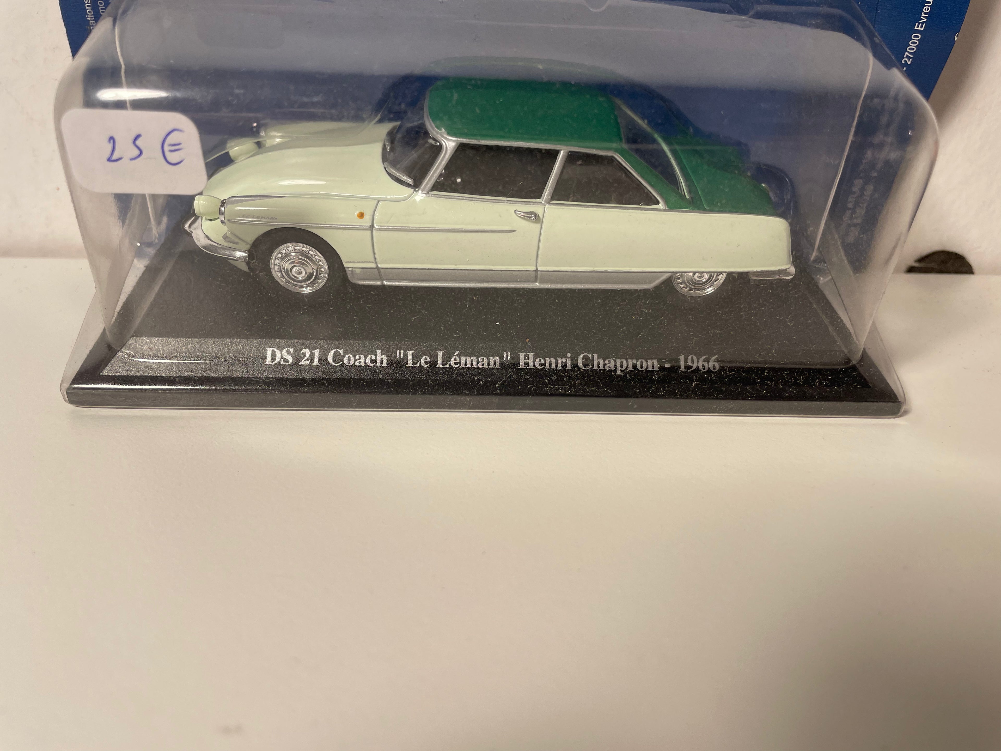 Citroën DS 21 Coach Le Léman Henri Chapron verte pâle et toit vert de 1966 (sous blister)