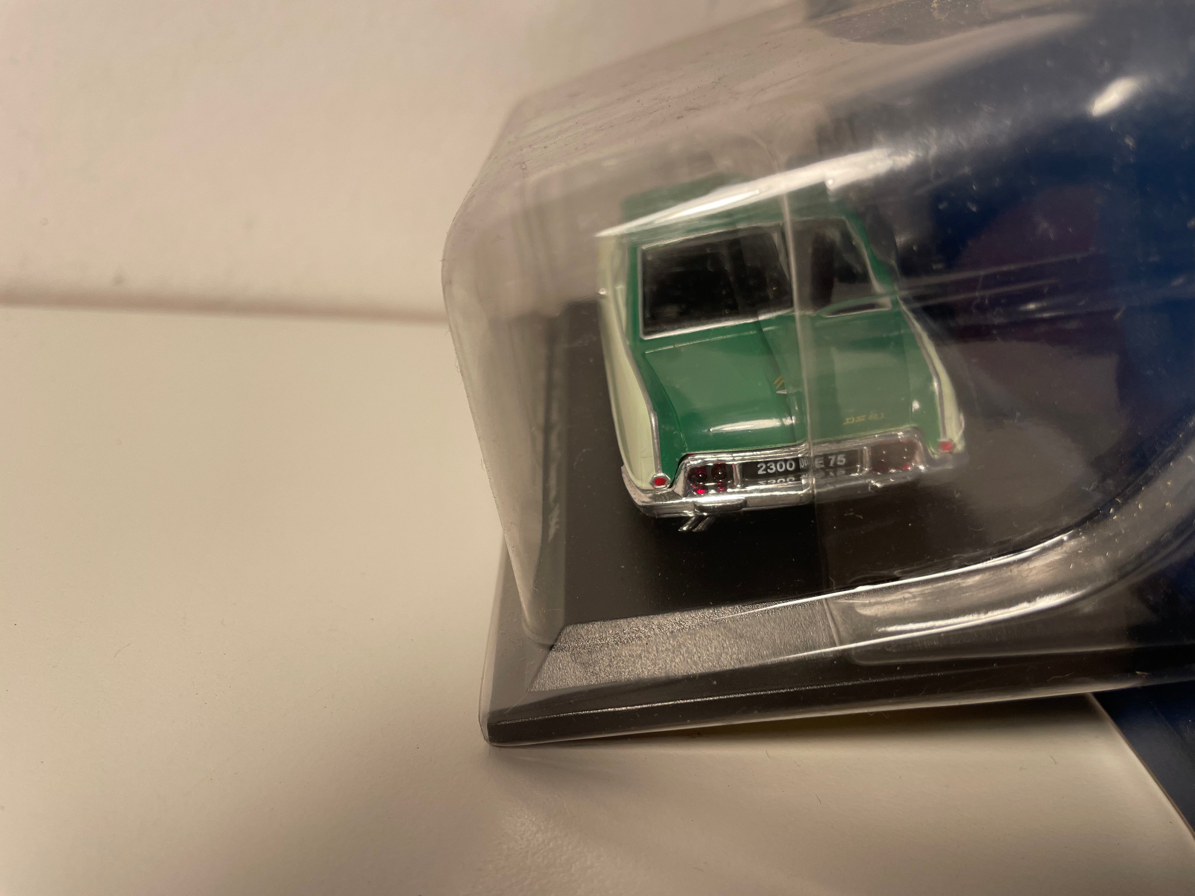 Citroën DS 21 Coach Le Léman Henri Chapron verte pâle et toit vert de 1966 (sous blister)