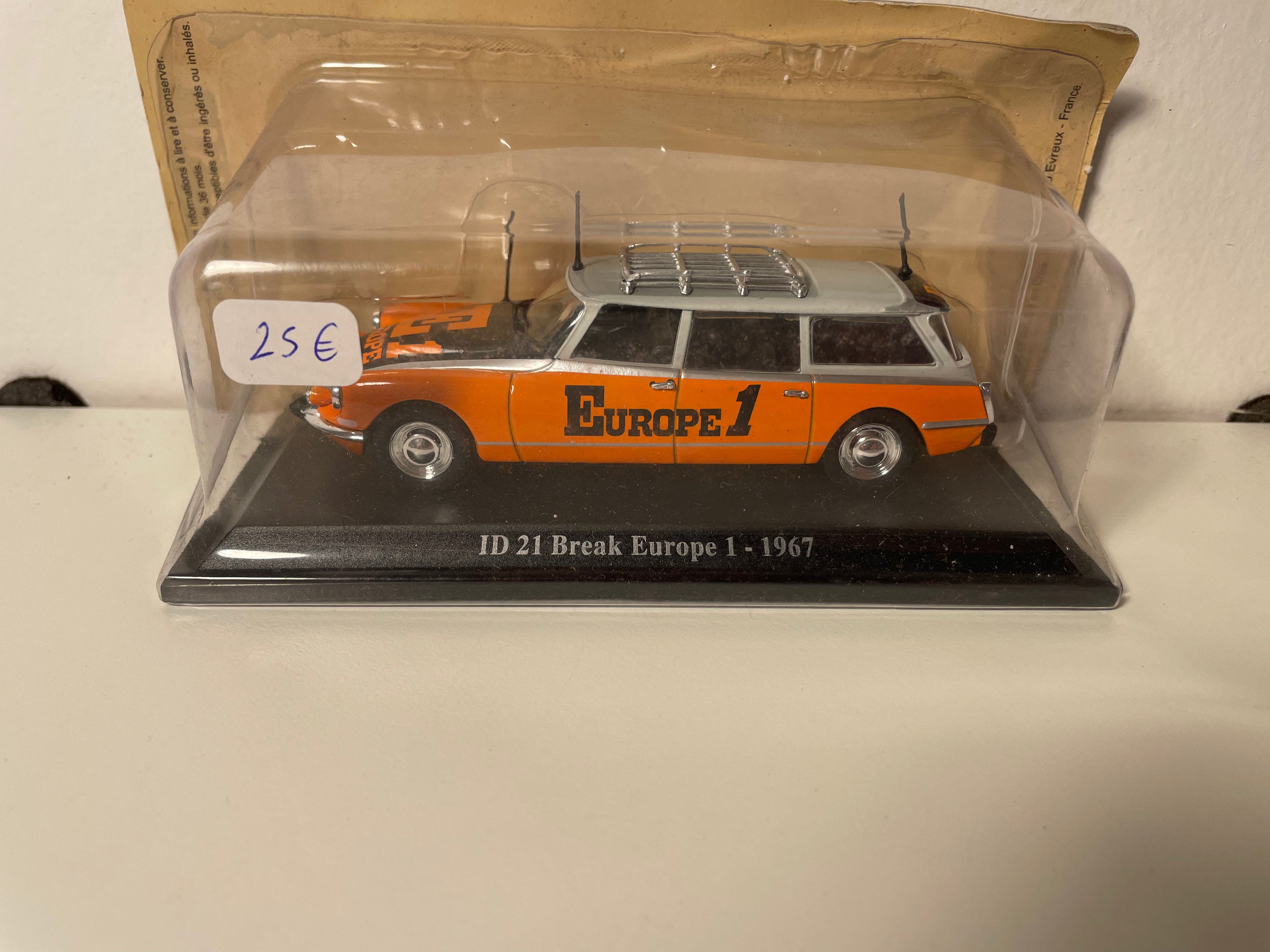 Citroën ID break orange, schwaart a gris EUROPE 1 vu 1967