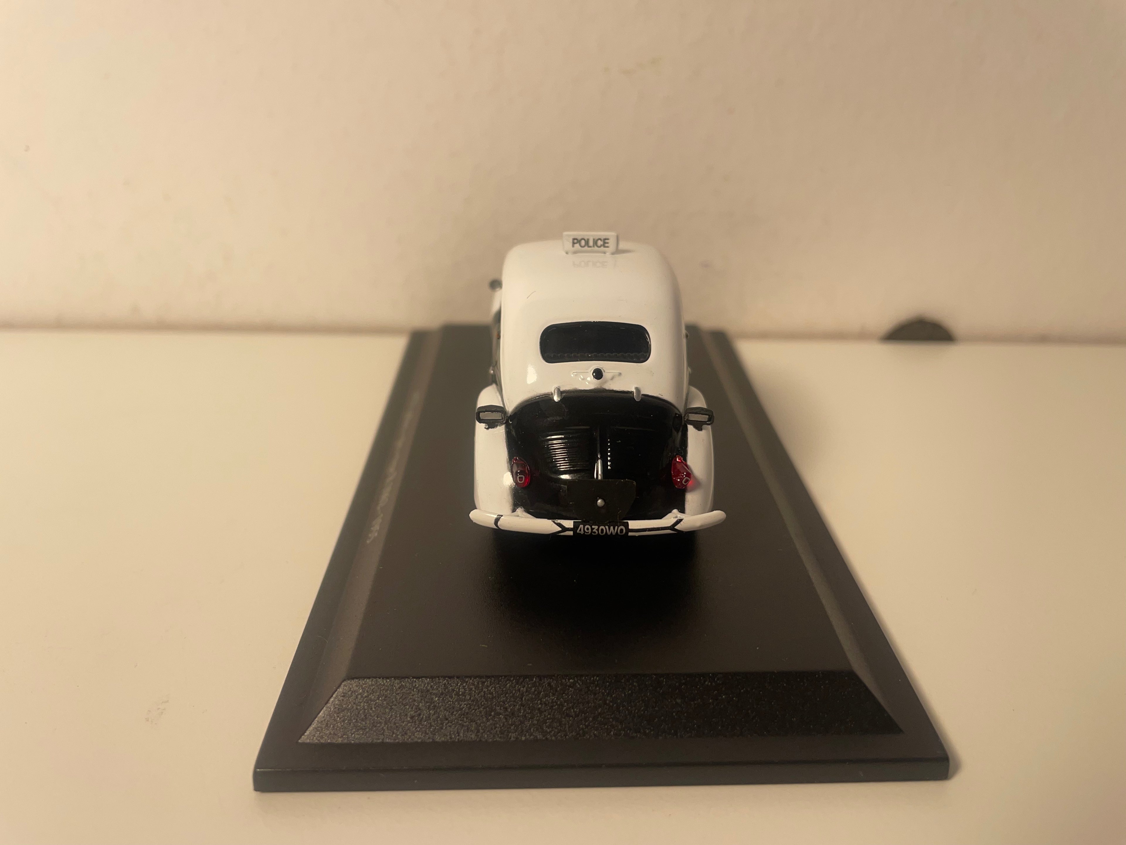 Renault 4 CV schwaarz a wäiss Typ R 1062 vun 1955 - POLICE "pie" (blister)