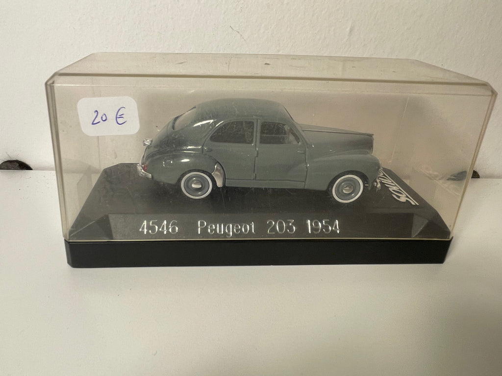 Peugeot 203 grise foncée de 1954 - Solido référence 4546