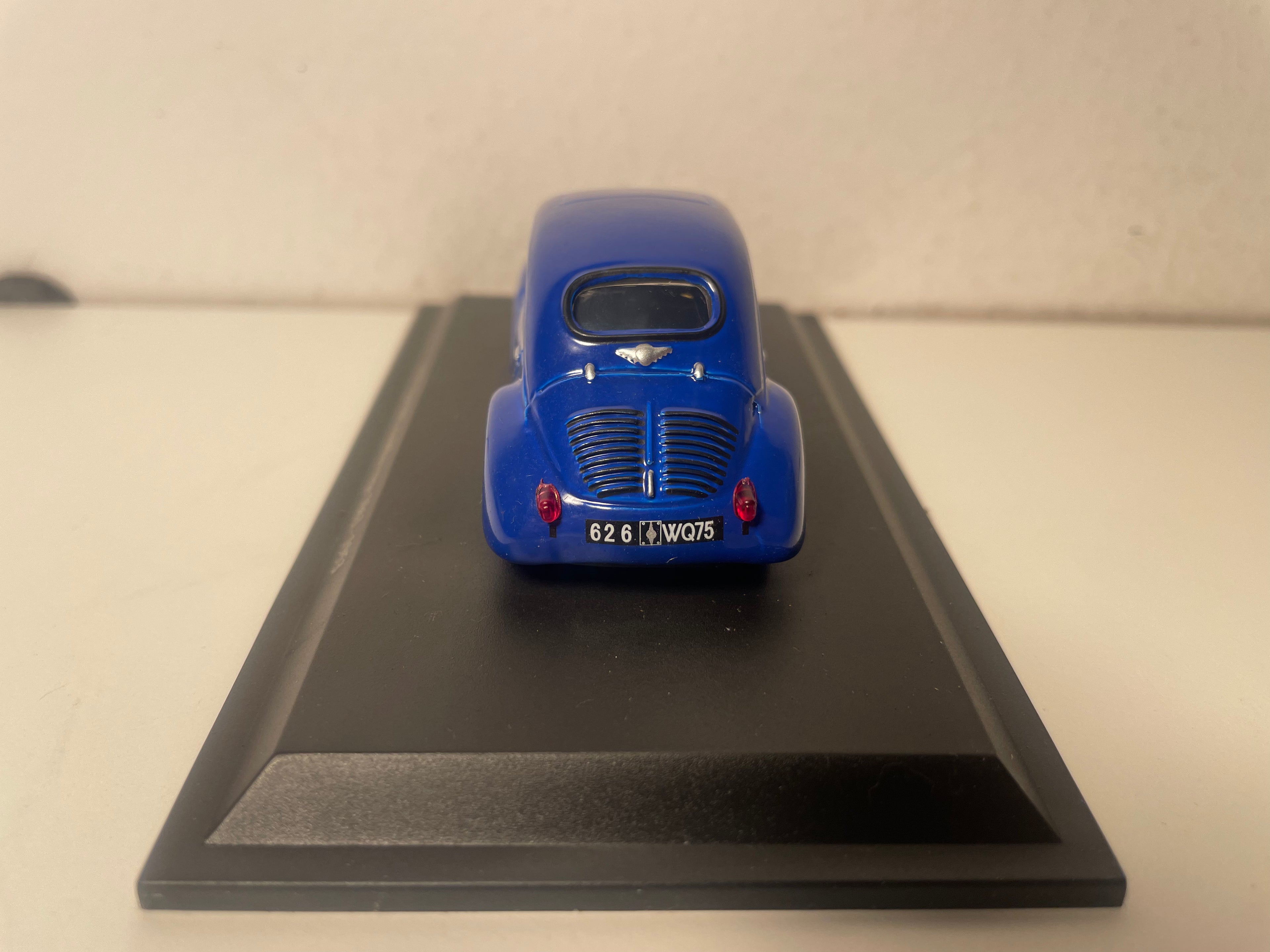 Renault 4 CV blu numero 112 tipo 1062 modificata tipo 1063 del 1953 (blister)