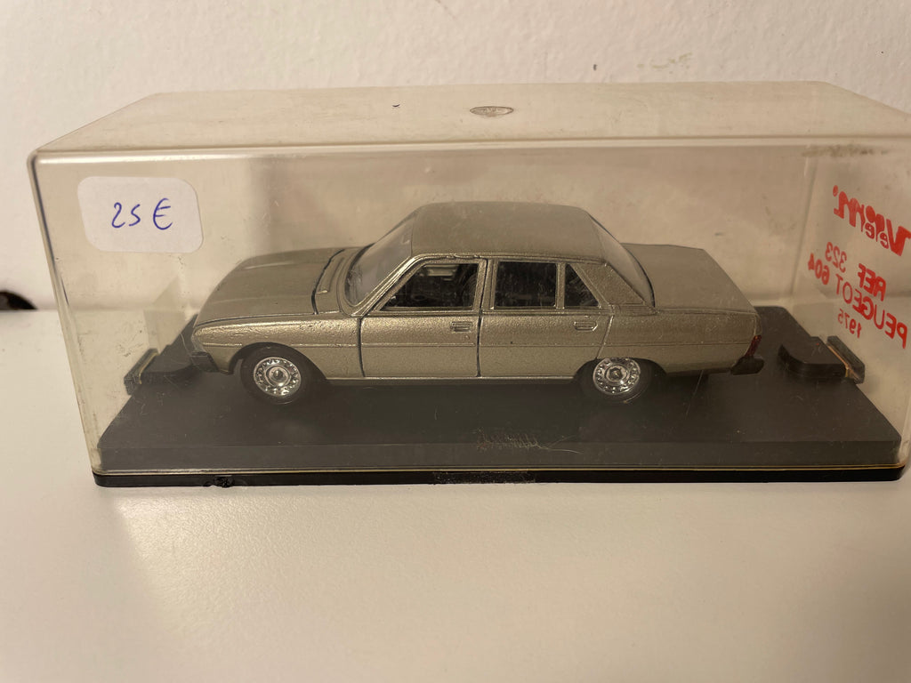 Peugeot 604 V6 SL marron claire? de 1975 - VEREM référence 323