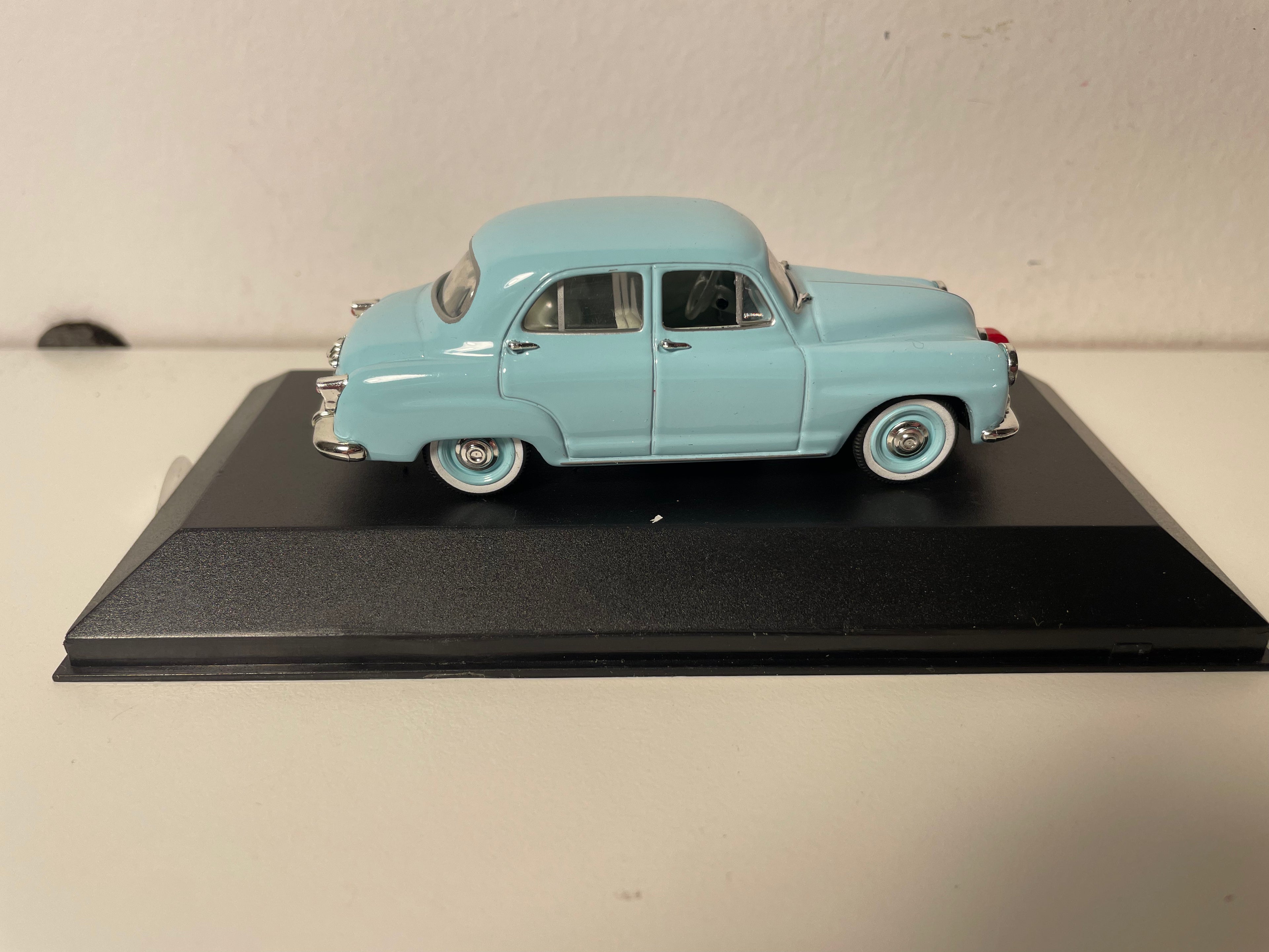 1952 Hellblaue Simca Aronde - Nostalgie Referenz N015