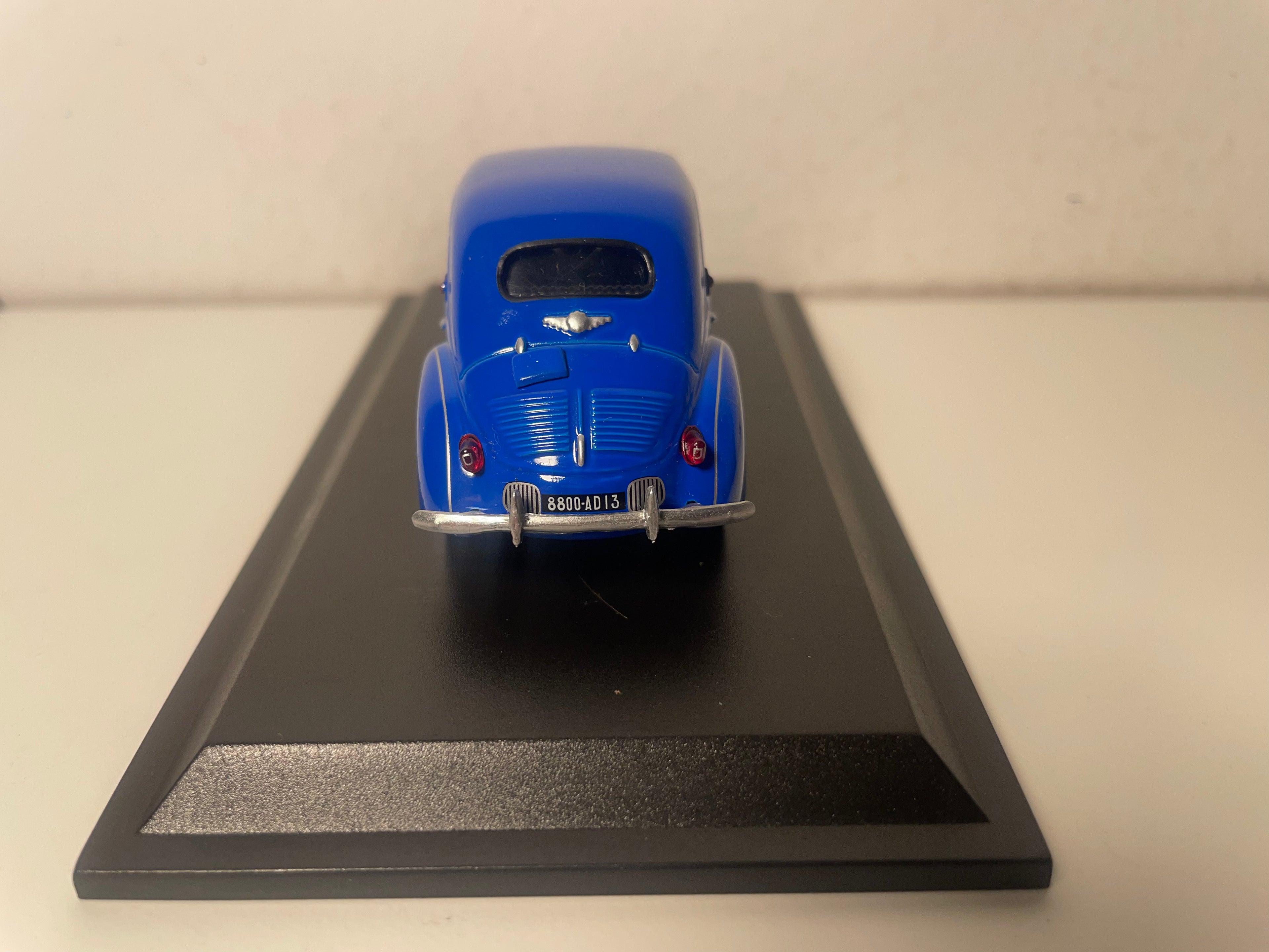 Renault 4 CV berlina blu numero 22 tipo R 1063 del 1953 (blister)