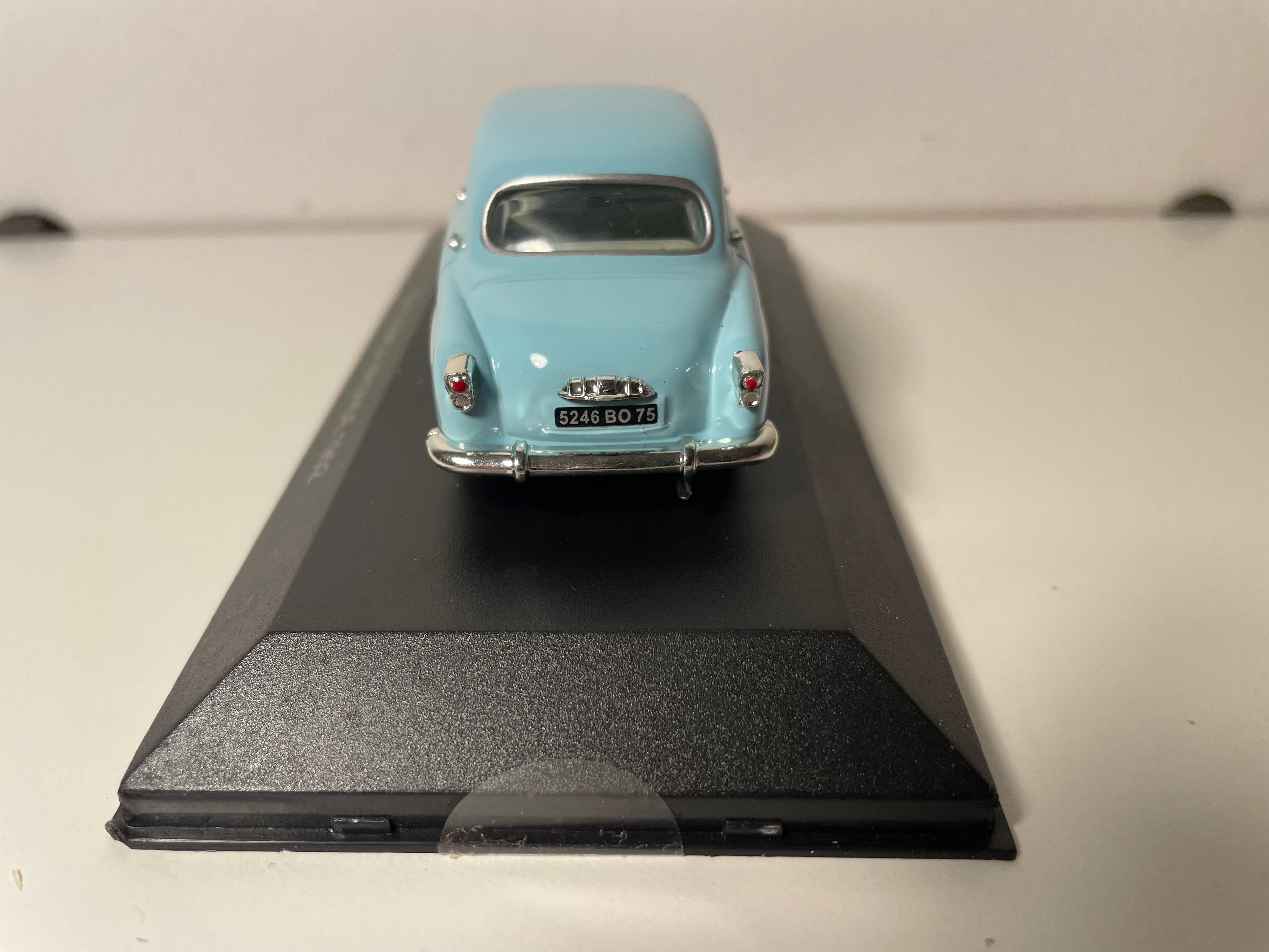 1952 Hellblaue Simca Aronde - Nostalgie Referenz N015