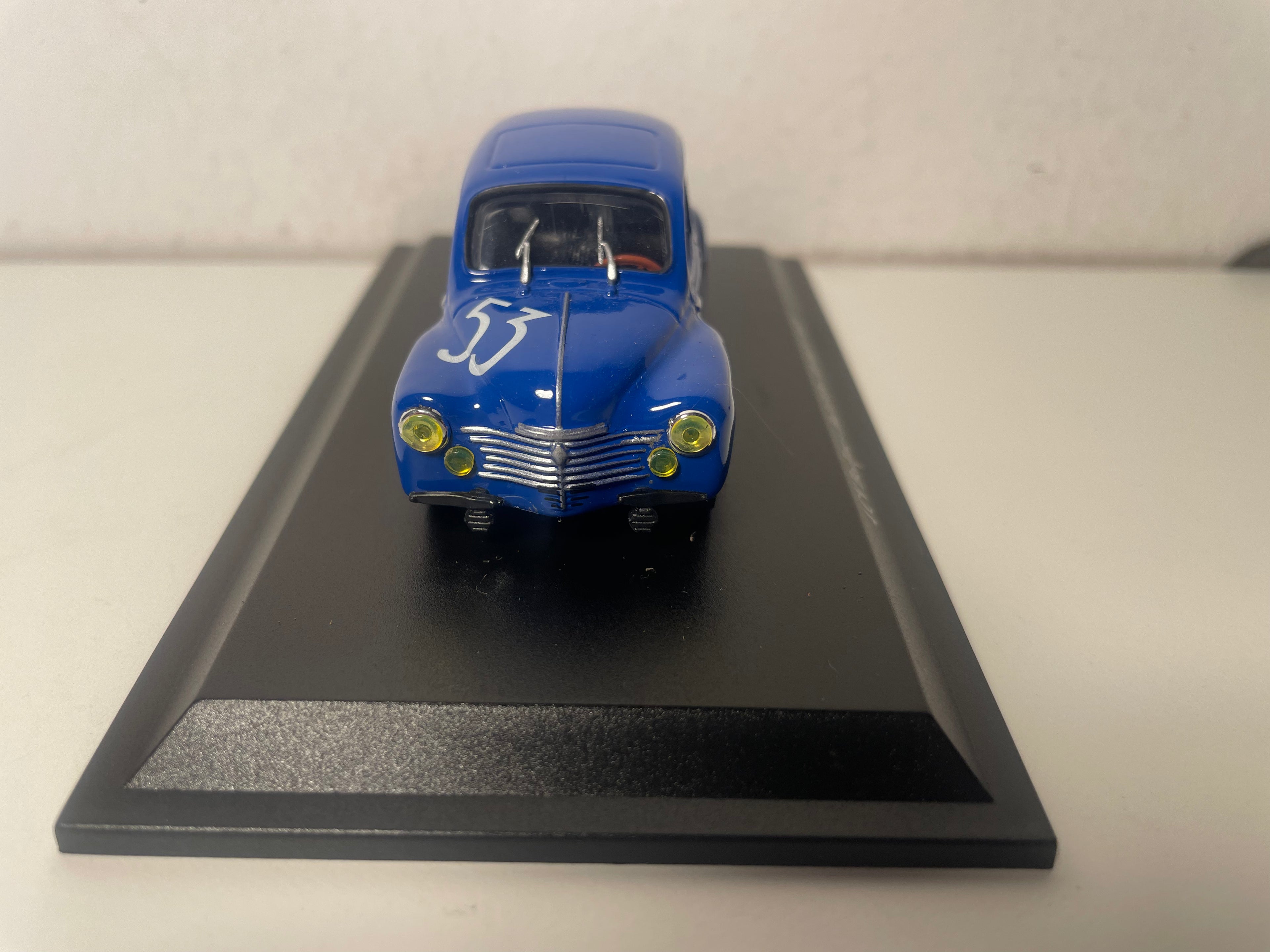 Renault 4 CV berlina blu numero 53 tipo R 1063 - Bol d'Or del 1952 (blister)