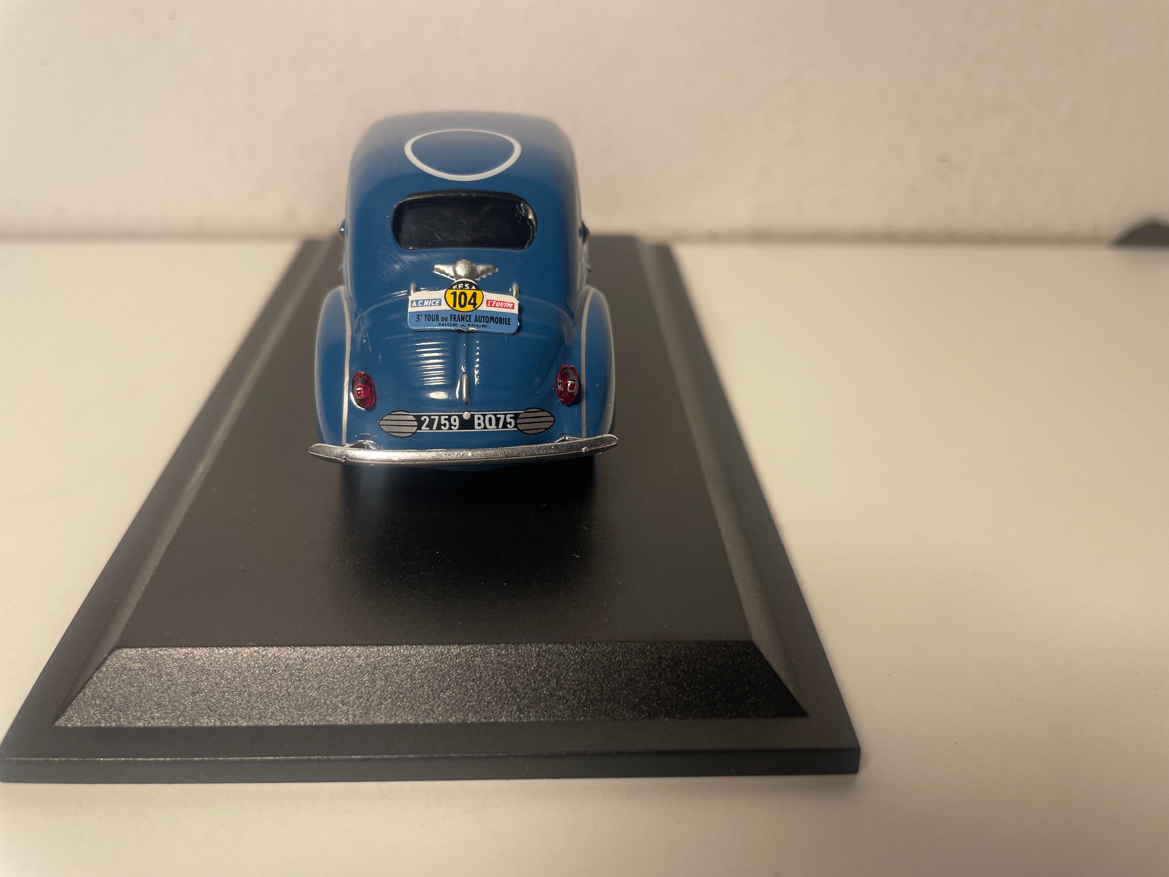 Renault 4 CV blo Nummer 104 Typ R 1062 - Tour de France 1953 (blister)