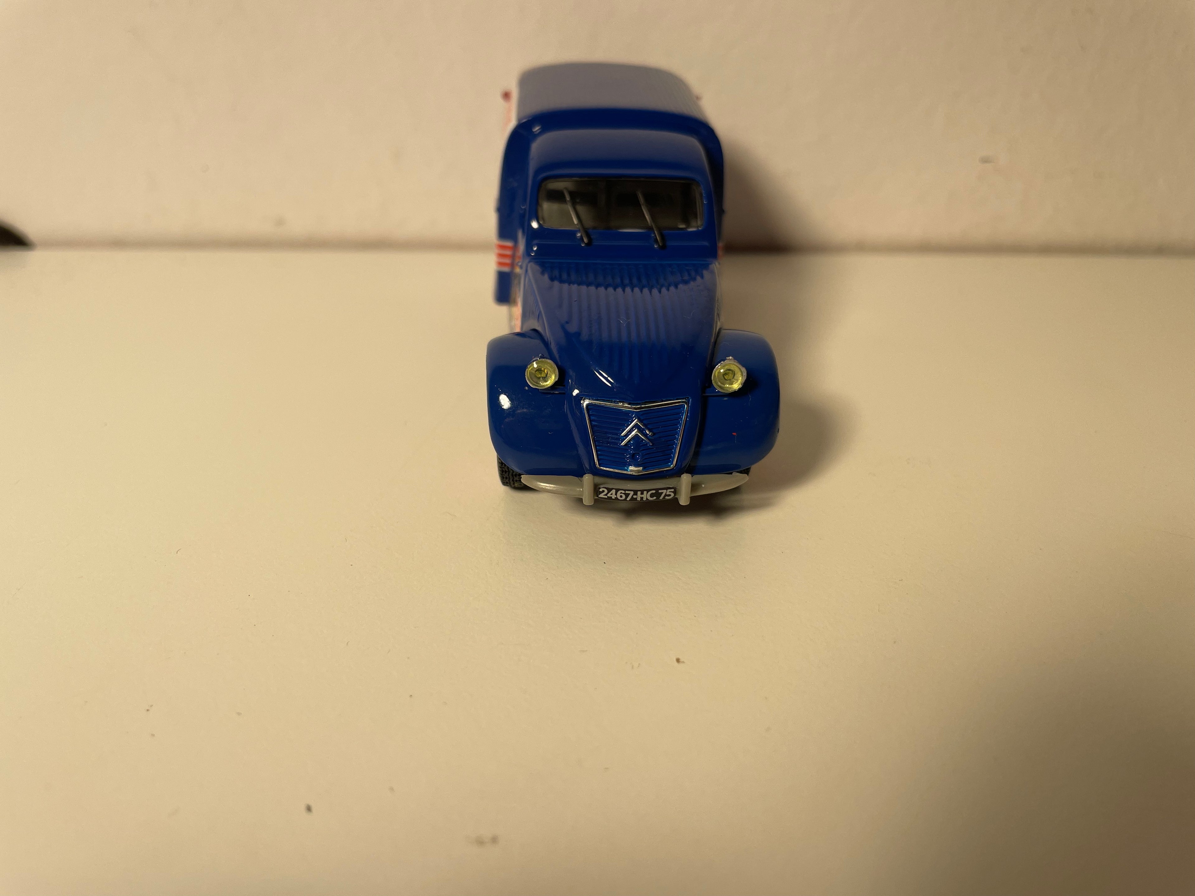 Citroën 2 CV AZU blau und weiß l'Alsacienne Kekse - Norev (in Blister)