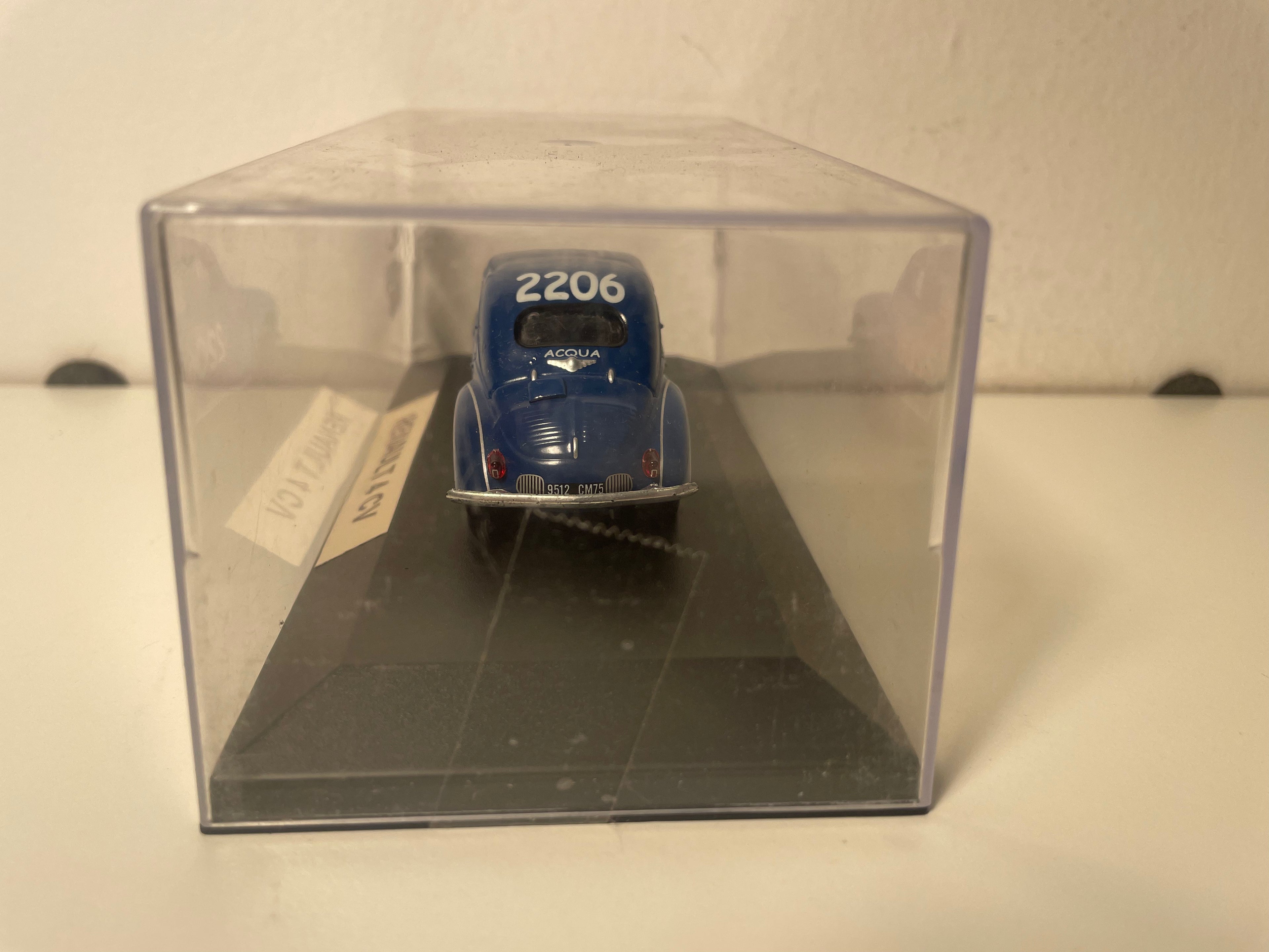 Renault 4 CV blu numero 2206 - Mille Miglia del 1954 (scatola plexi)