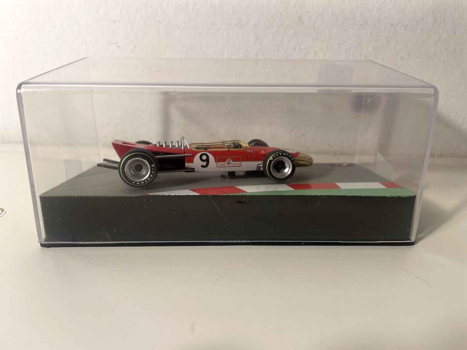Lotus 49B czerwony z 1968 roku (Formuła 1)