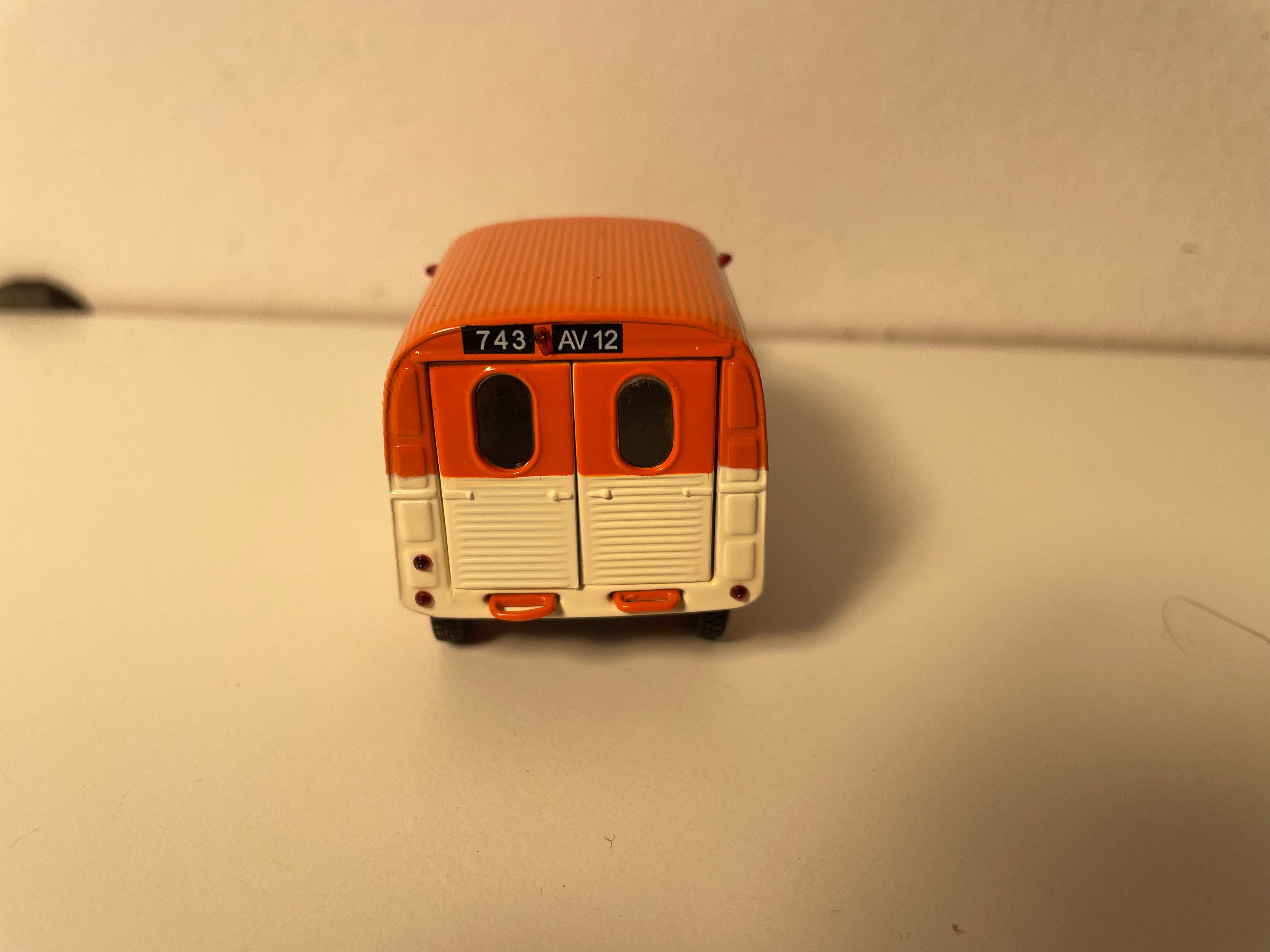 Citroën 2 CV AZU orange et beige clair ORANGINA - Norev (sous blister)