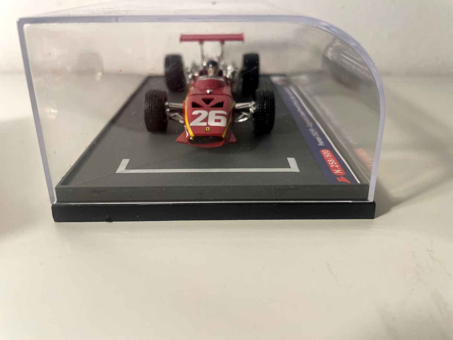 Ferrari 312 vermelho número 26 (Fórmula 1) - Grande Prêmio da França de 1968 - BRUMM