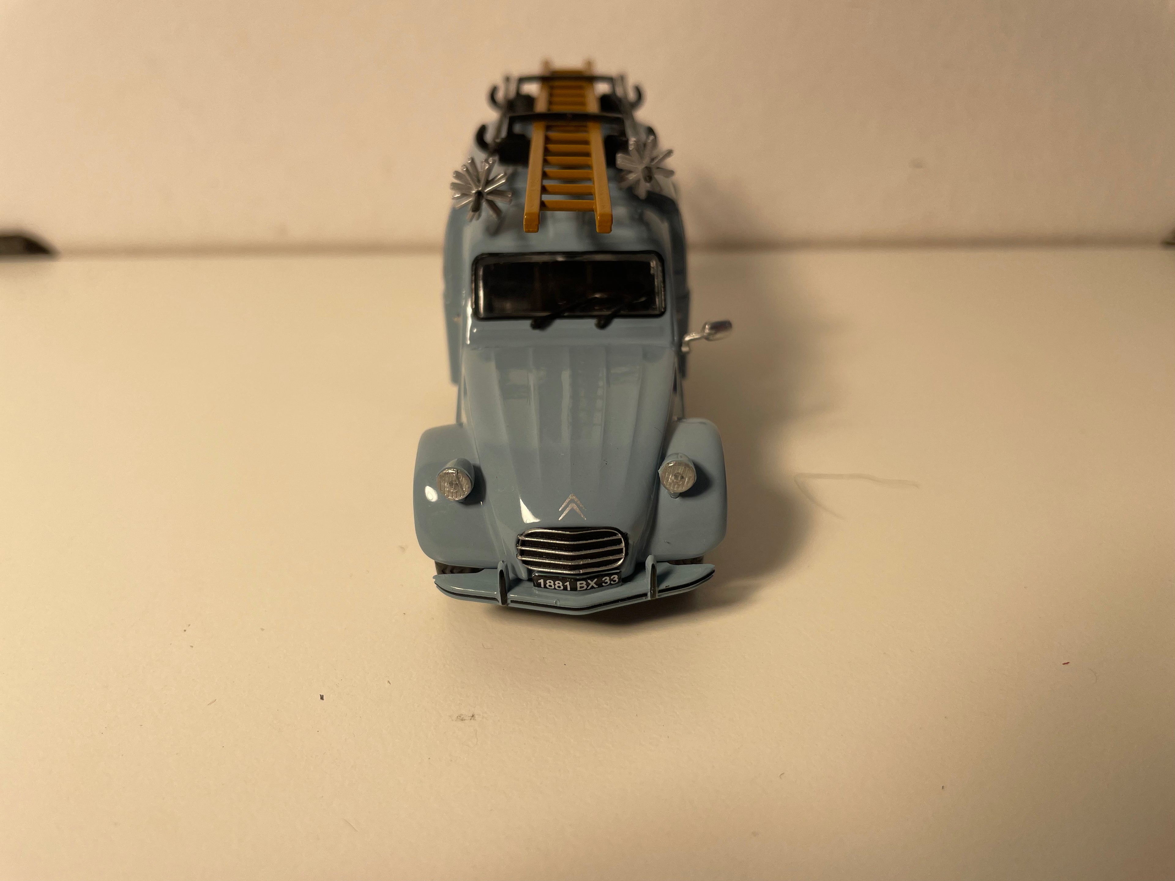 Citroën 2 CV fourgonnette szara - Louis CONDOMINE w Pessac (Ramonages)