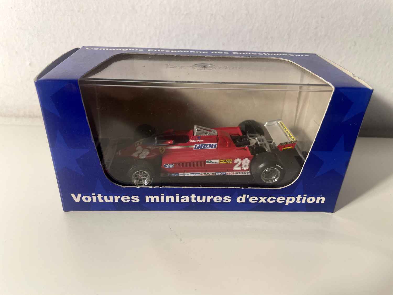 Ferrari 126CK Turbo rouge numéro 28 (Formule 1) - grand prix d'Italie de 1981 - BRUMM référence V5420 (boite plexi + boite en carton bleue)