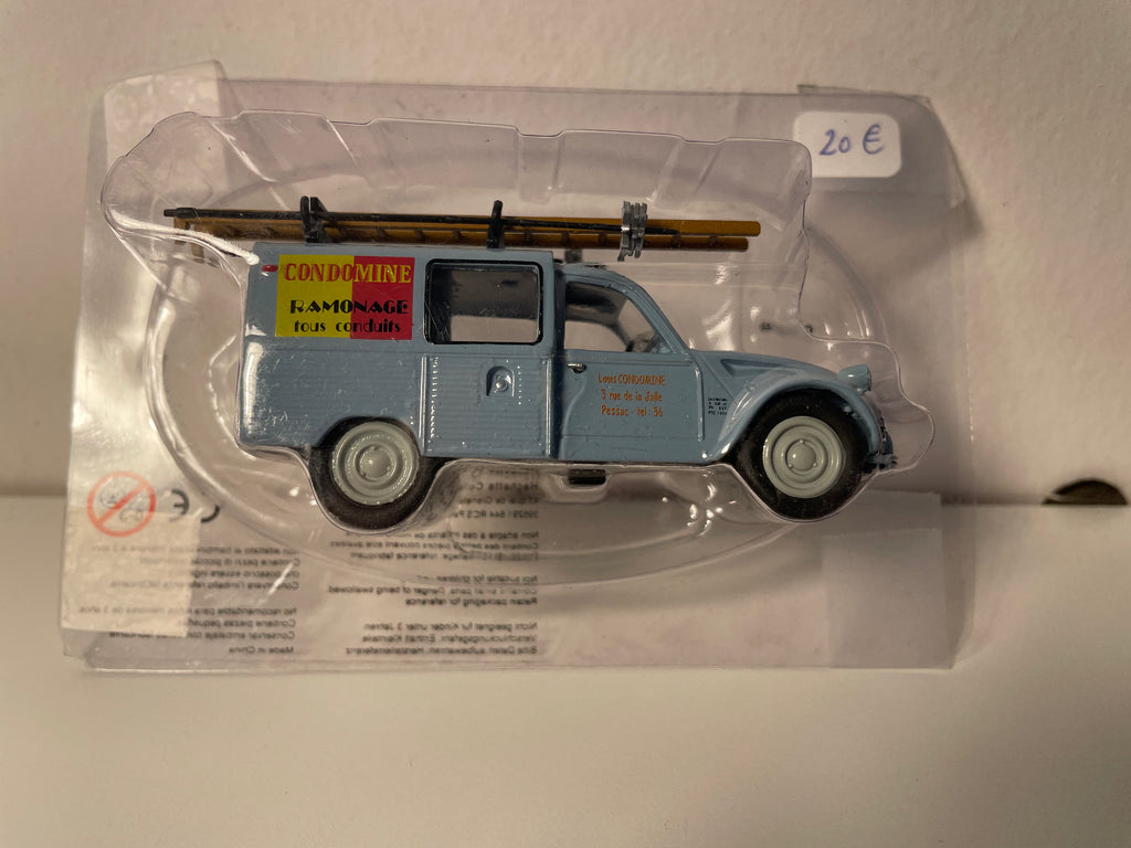 Citroën 2 CV fourgonnette szara - Louis CONDOMINE w Pessac (Ramonages)