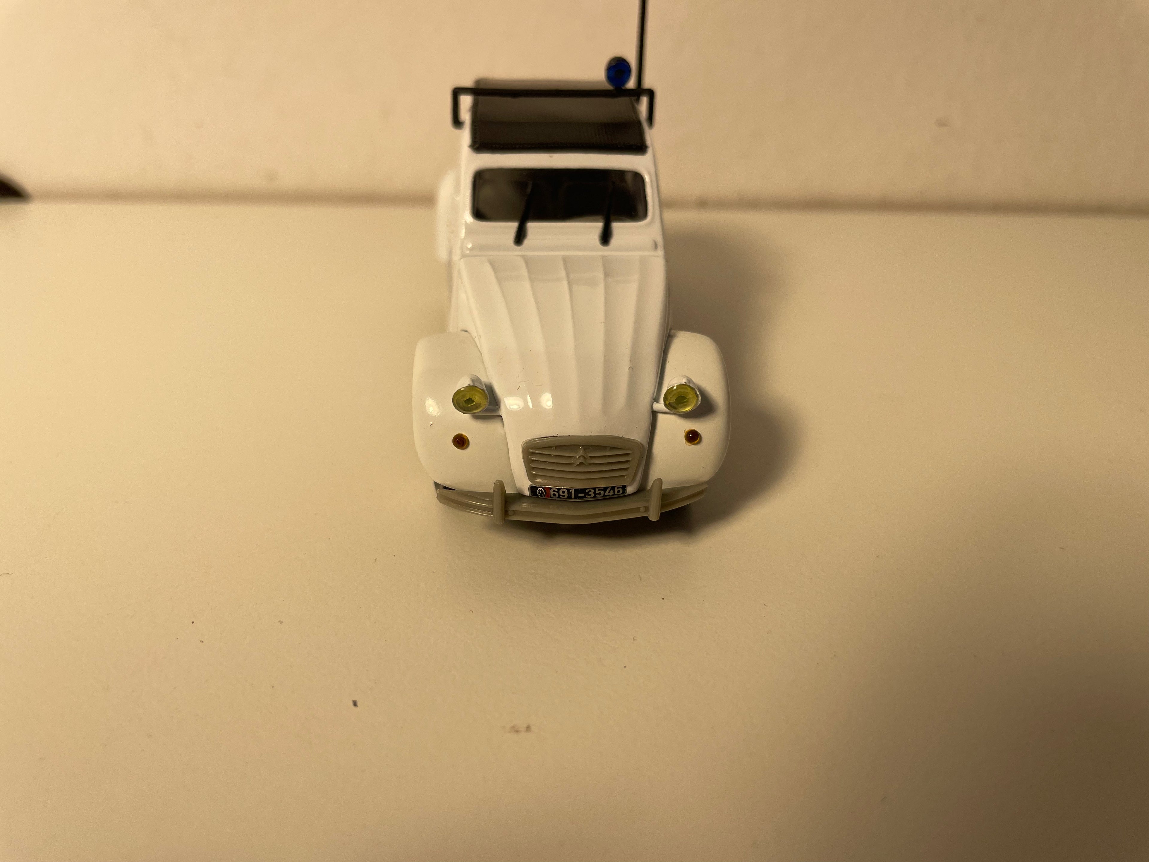 Citroën 2 CV 6 bianca GENDARMERIE - Norev (in blister)