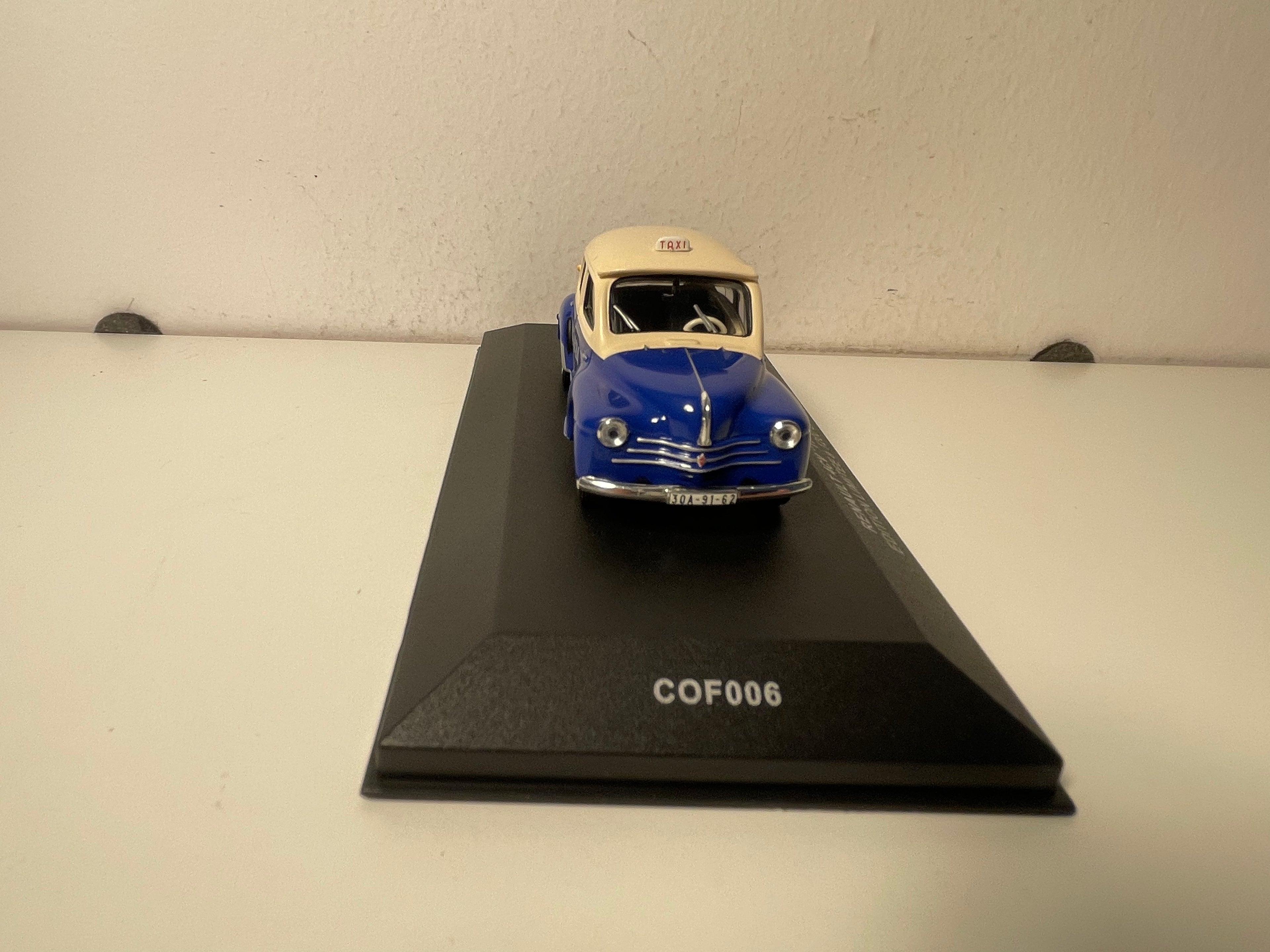 Renault 4 CV blu con tetto beige - Taxi Saïgon - del 1952 - collezione Cofradis riferimento COF006 (scatola plexiglas)