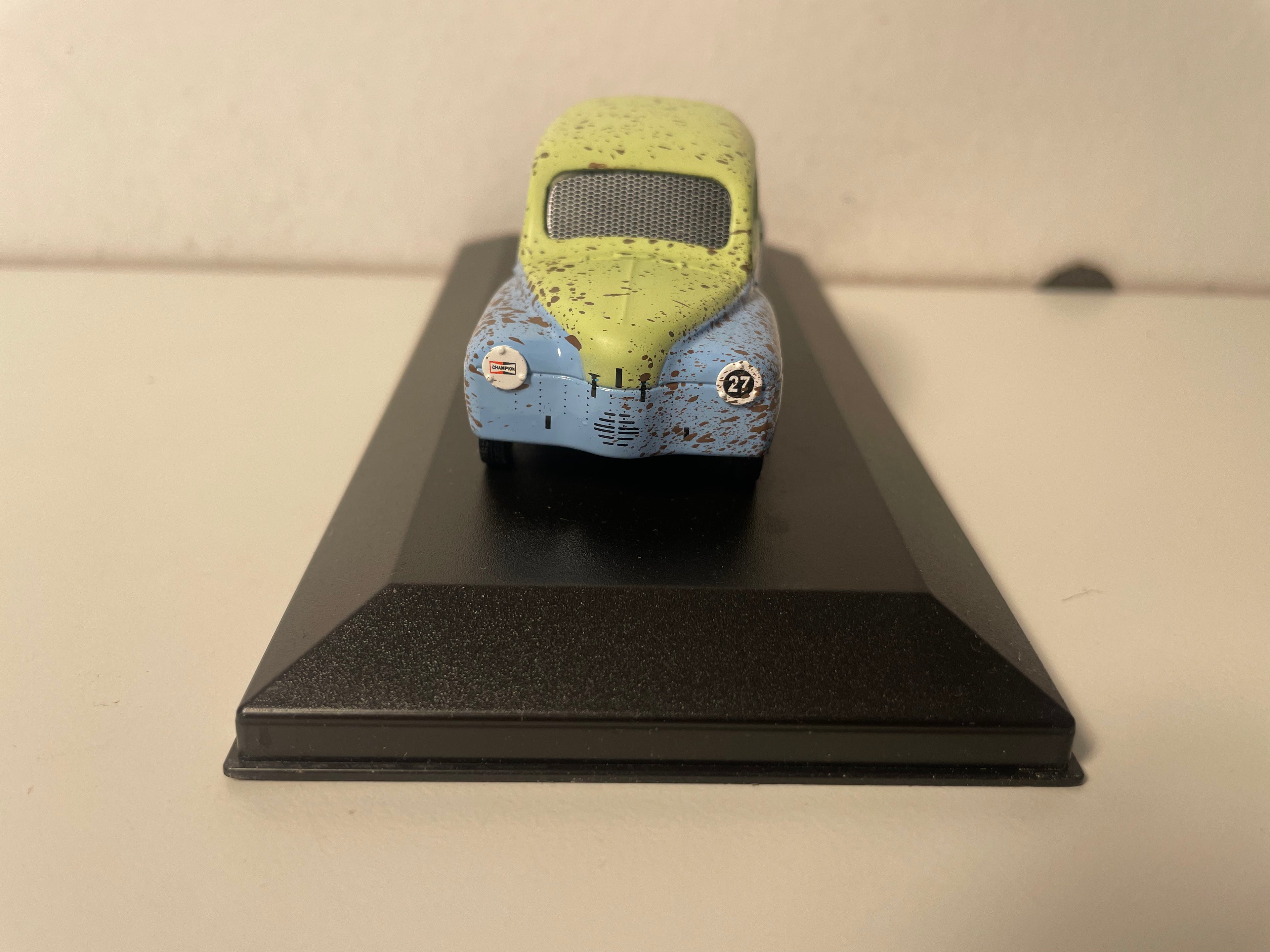 Renault 4 CV Cross blue and green spotted number 27 (plexi box)