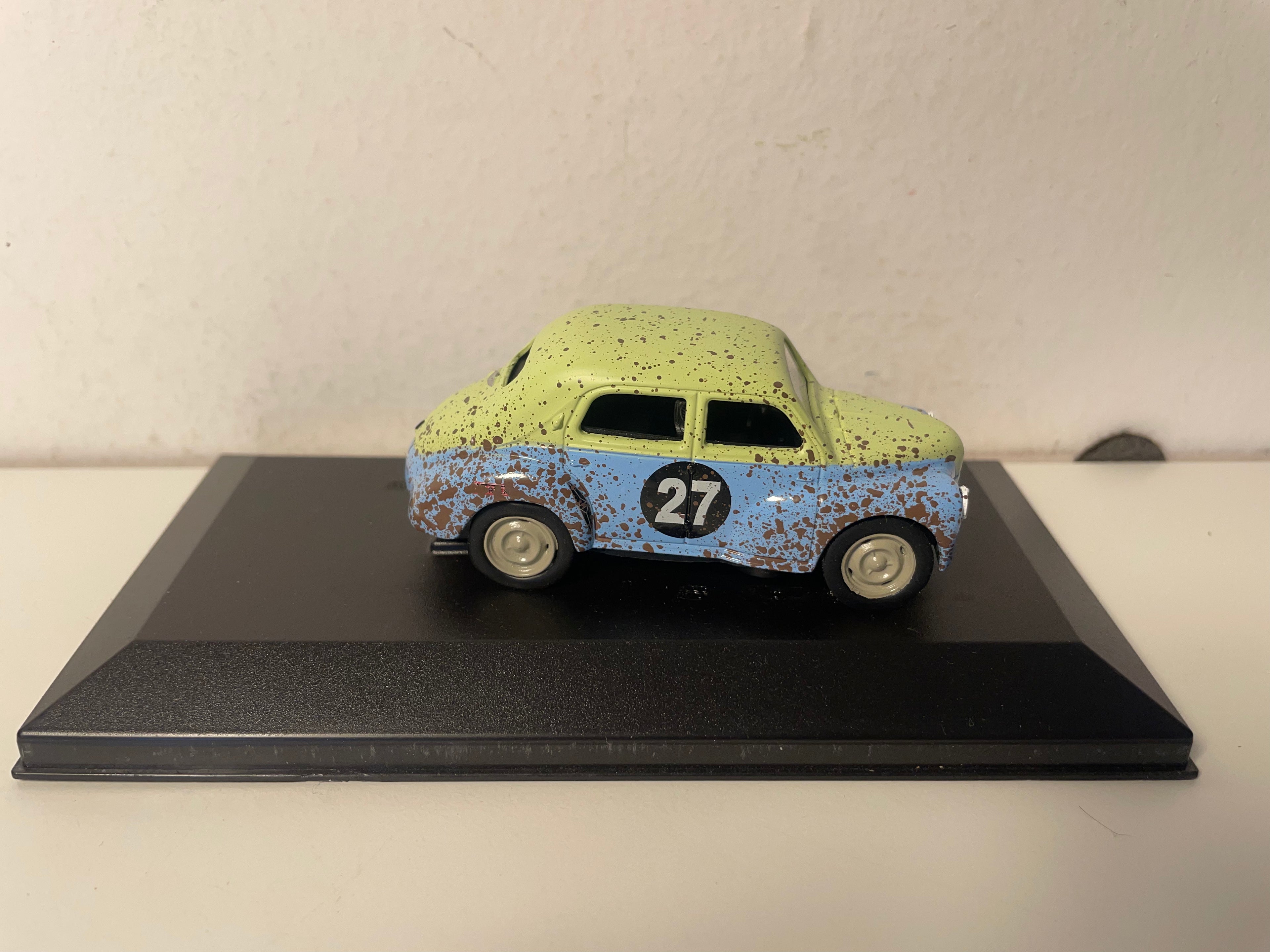 Renault 4 CV Cross blue and green spotted number 27 (plexi box)