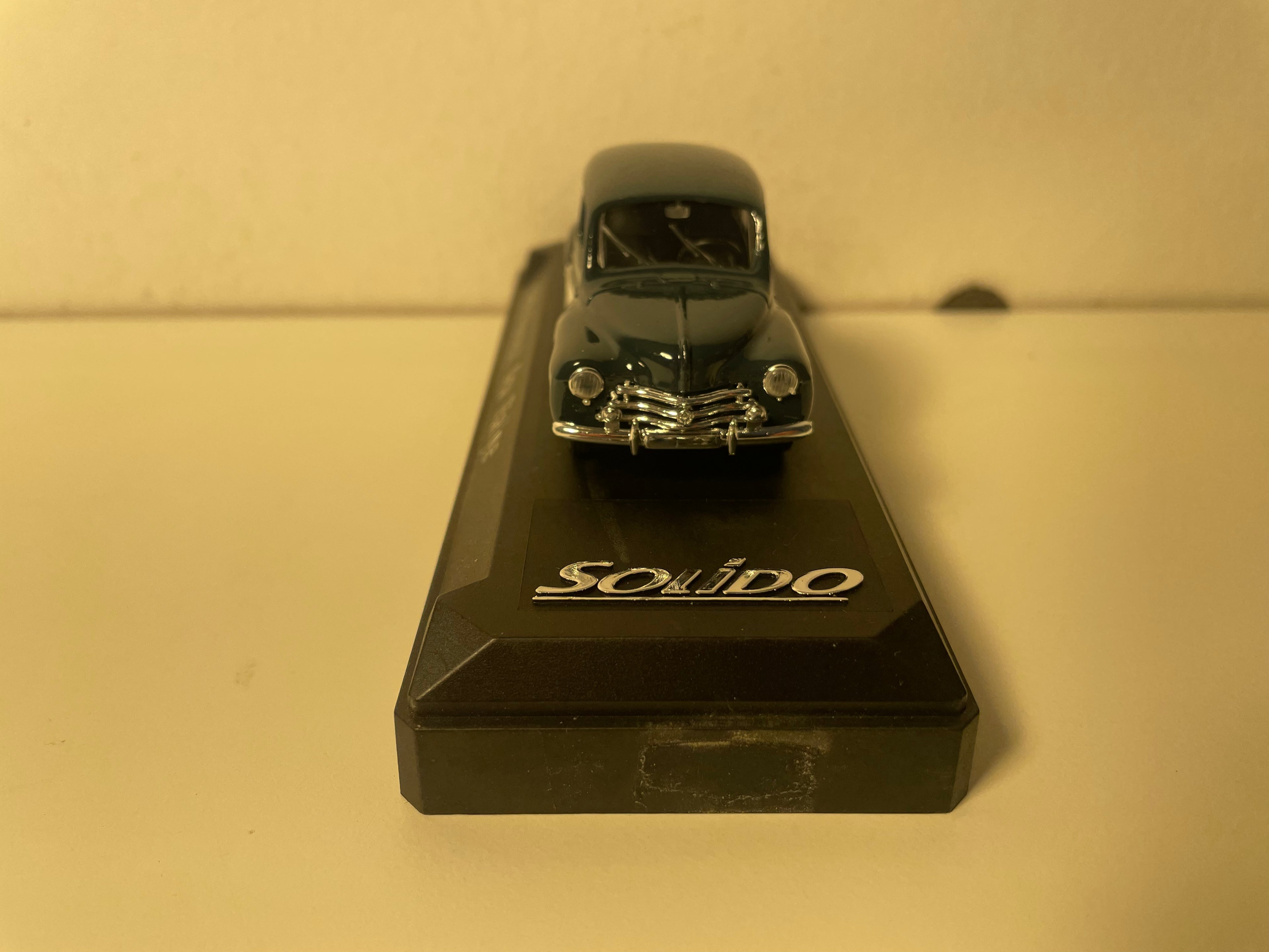Renault 4 CV RALLYE dark green number 17 - Solido reference 1919 (plexi box)