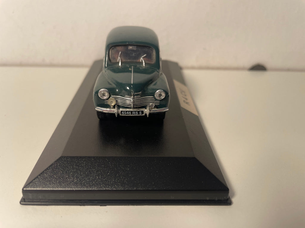 Renault 4 CV ciemnozielony (opakowanie plexi)