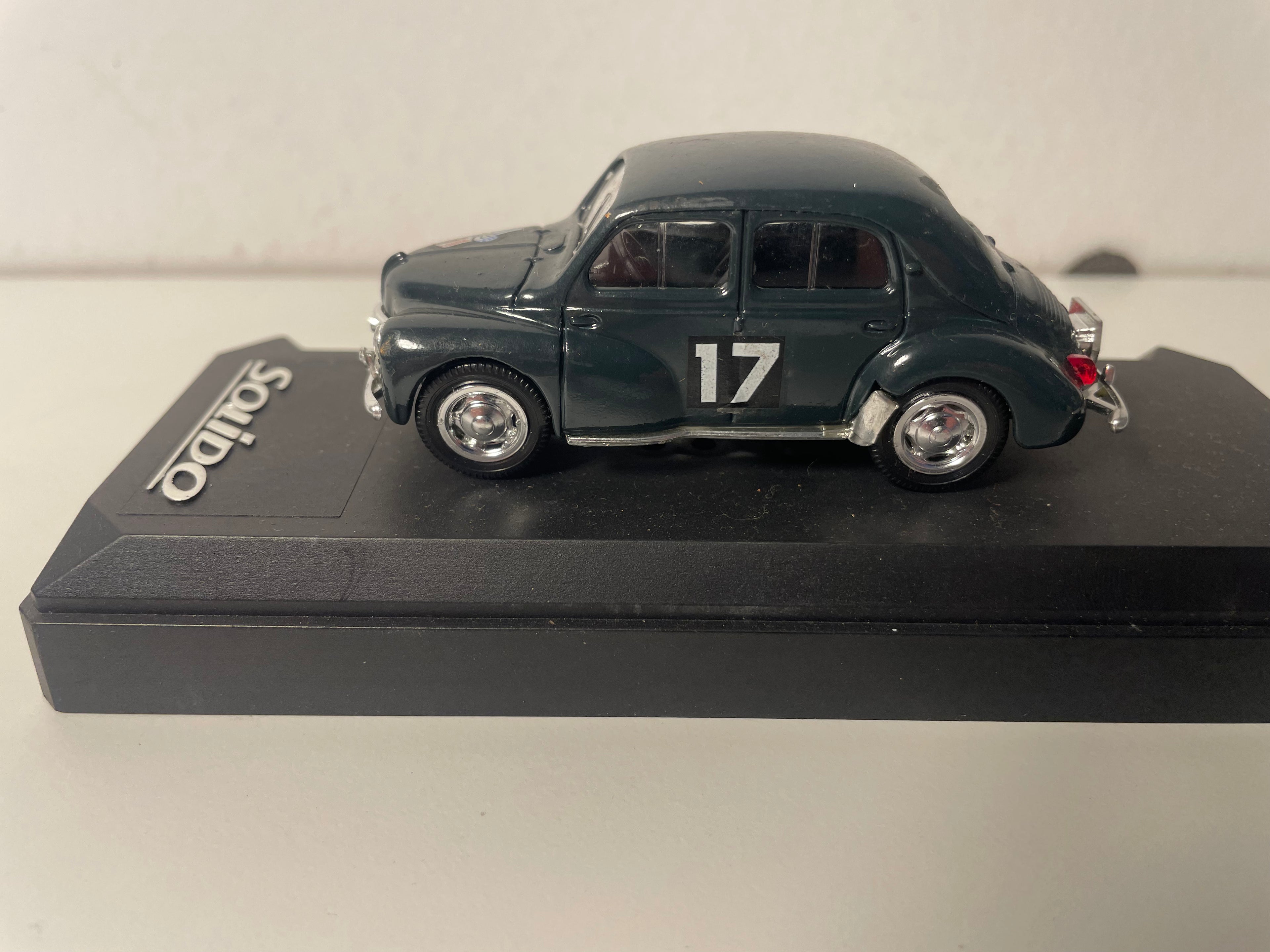 Renault 4 CV RALLYE green number 17 - Solido reference 1919 (plexi box) - with 2 decals on the car