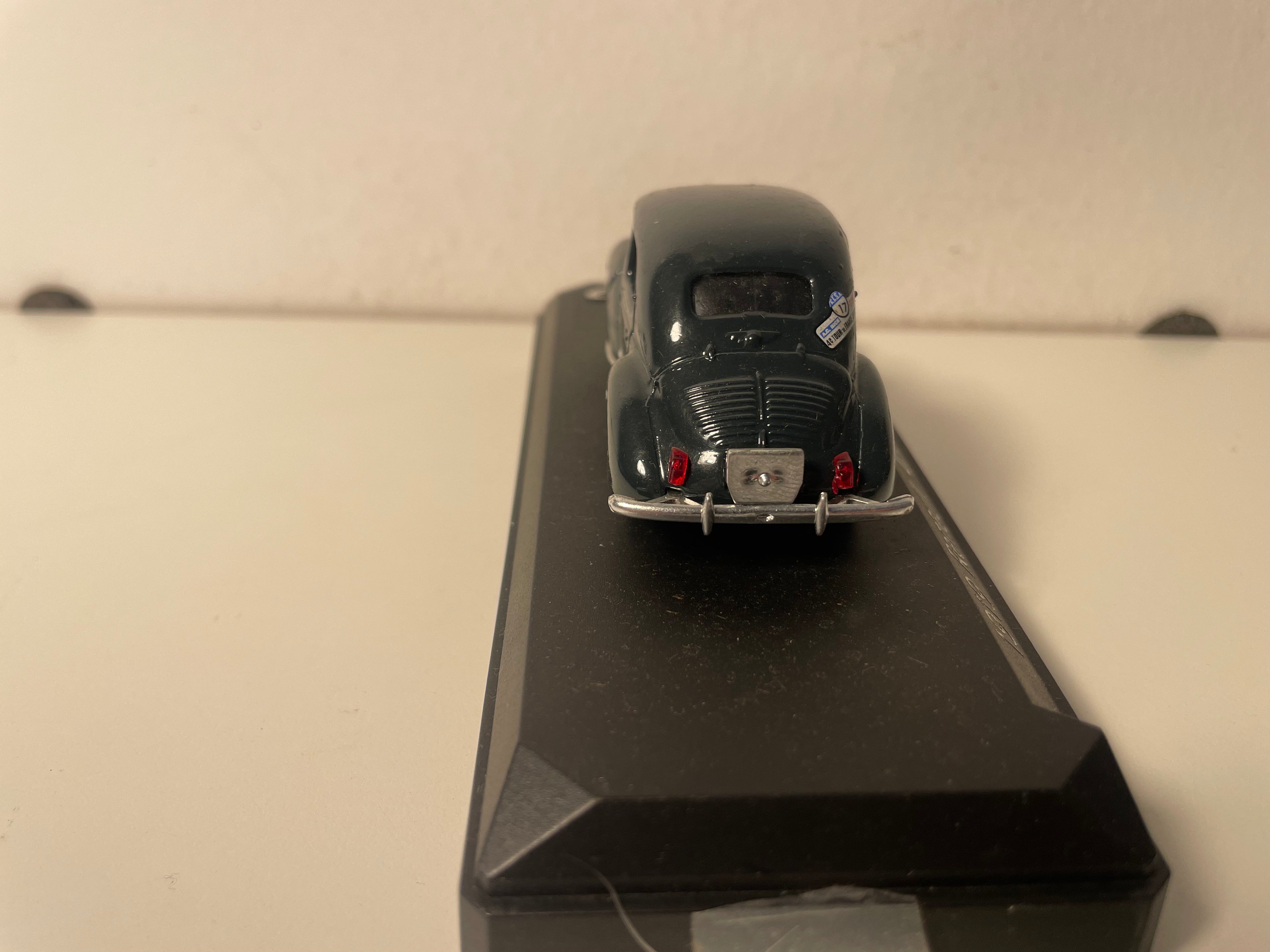 Renault 4 CV RALLYE green number 17 - Solido reference 1919 (plexi box) - with 2 decals on the car