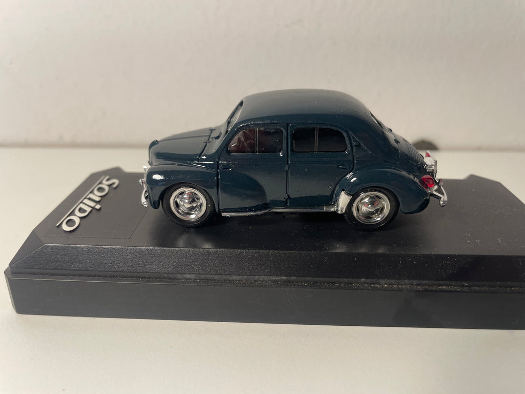 Renault 4 CV RALLYE donkergroen nummer 17 - Solido referentie 1919 (plexi doos) - zonder decal
