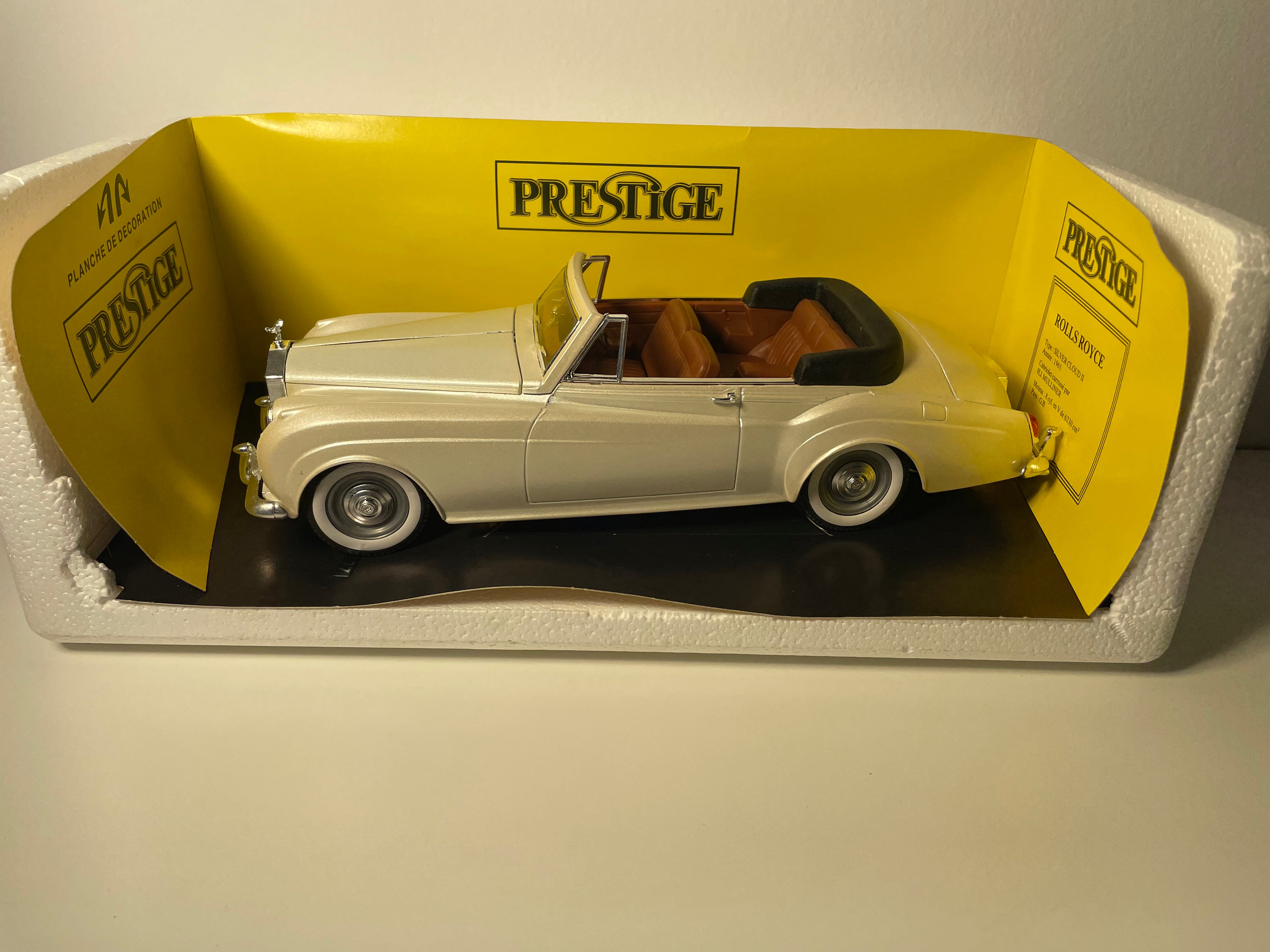 Rolls Royce beige - Solido collectie prestige referentie 8006 (SCHAAL: 1/20)