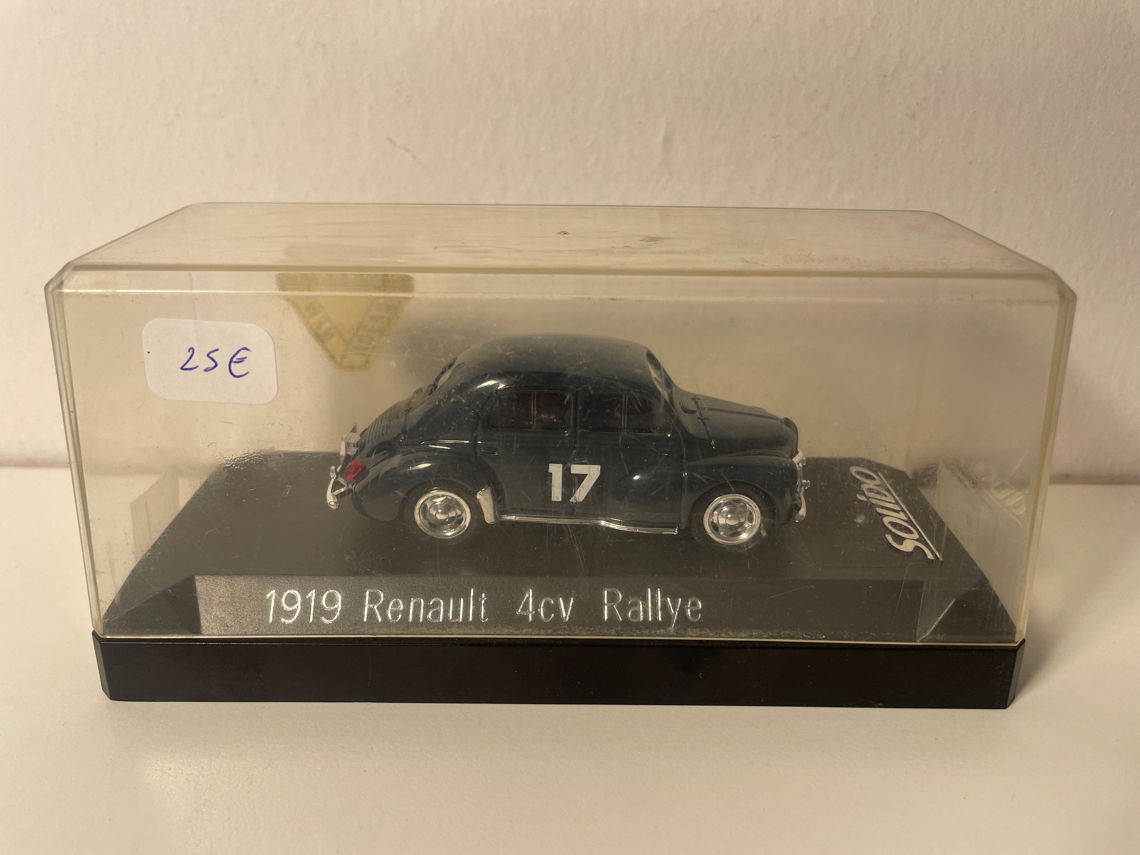 Renault 4 CV RALLYE donkergroen nummer 17 - Solido referentie 1919 (plexi doos) - zonder decal