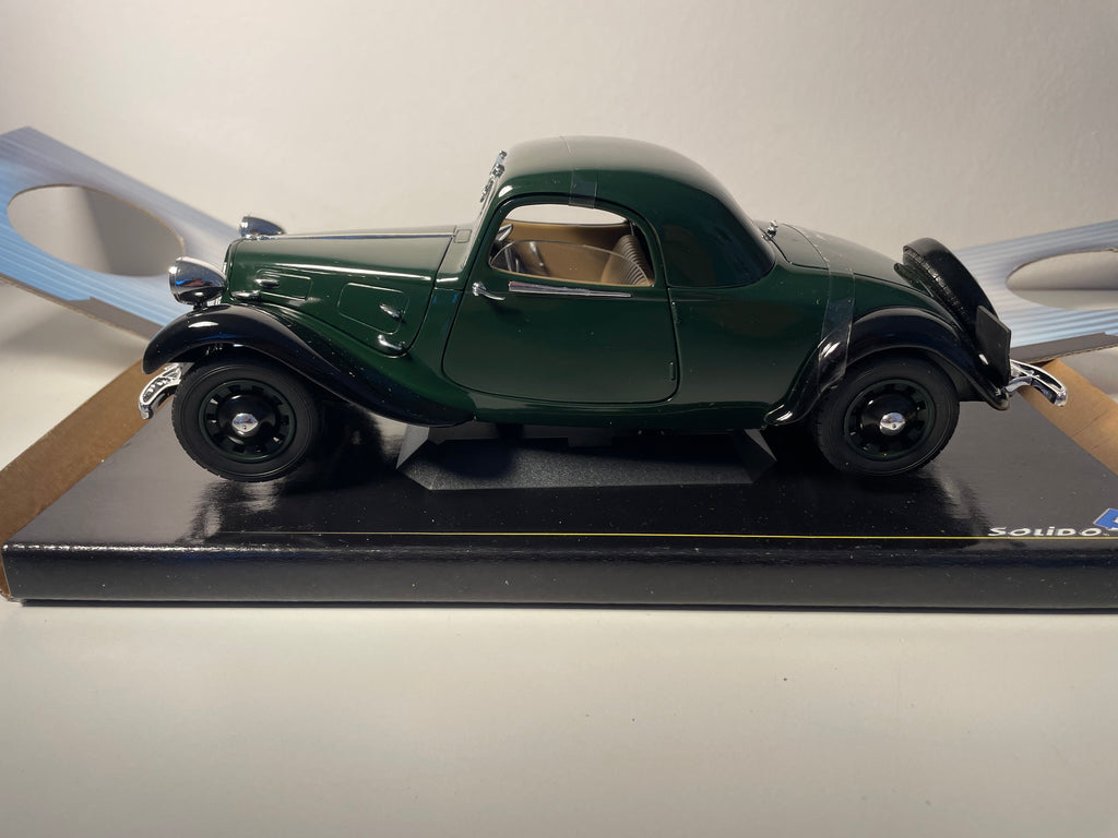 Citroën traction AV 11 coupé verde scuro del 1938 - SOLIDO riferimento 8179