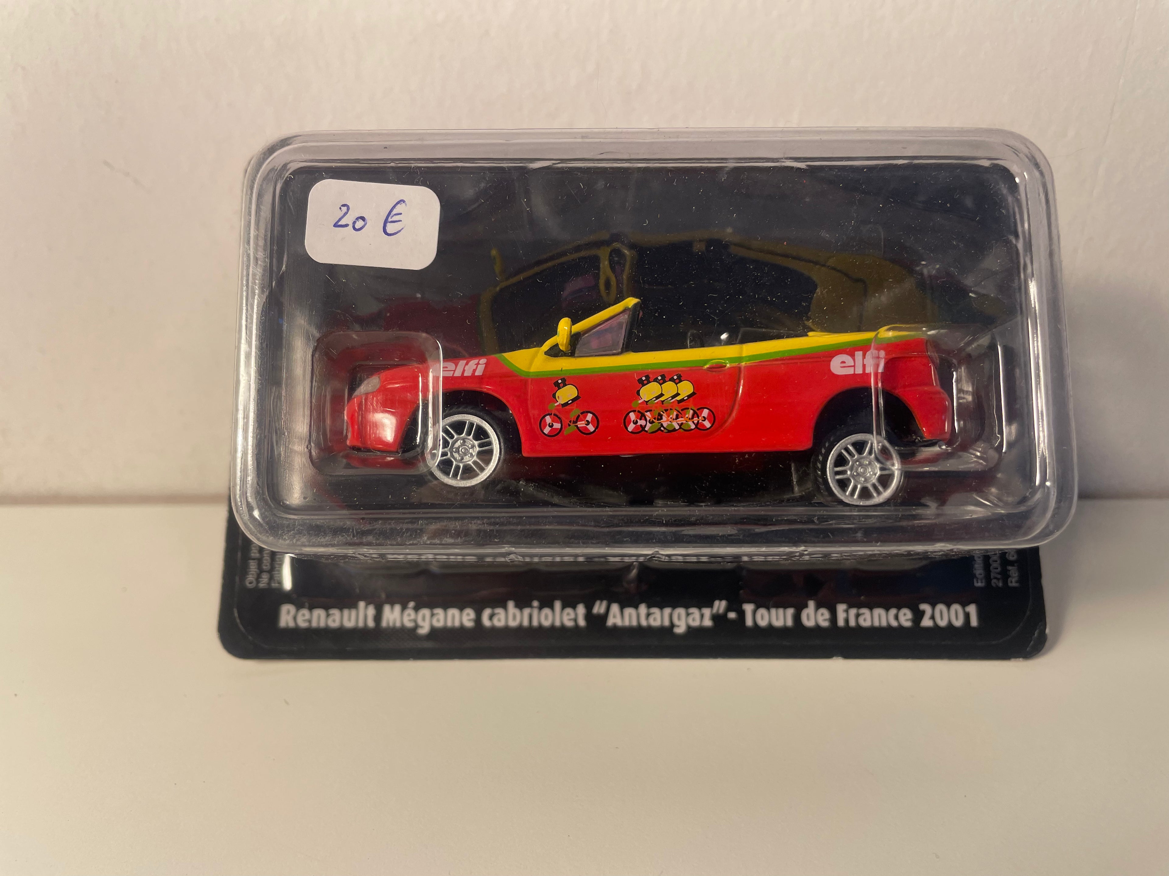 Renault Mégane cabriolet rouge et jaune "Antargaz" Tour de France 2001