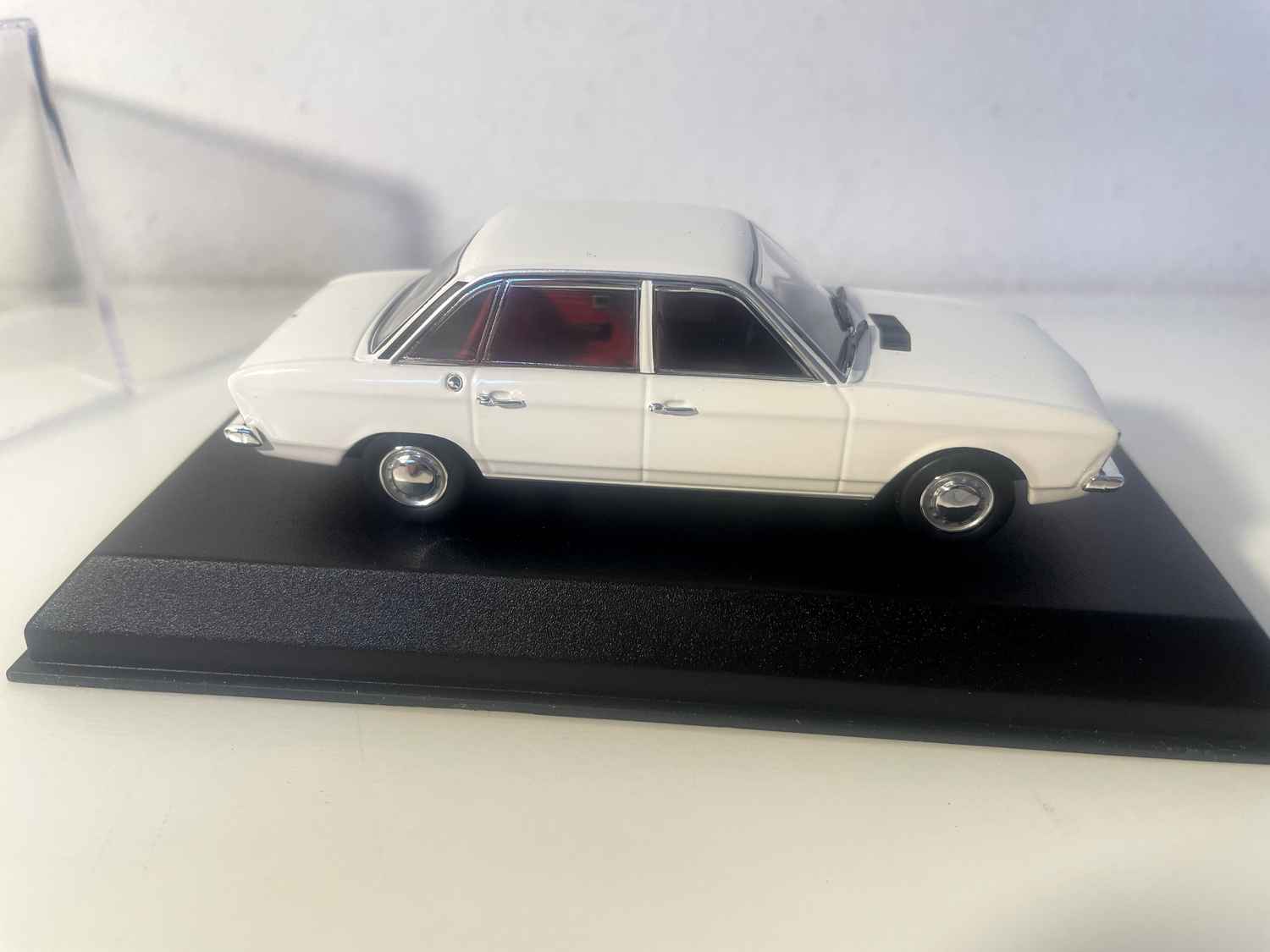 Volkswagen K70 blanca de 1970 - NOREV