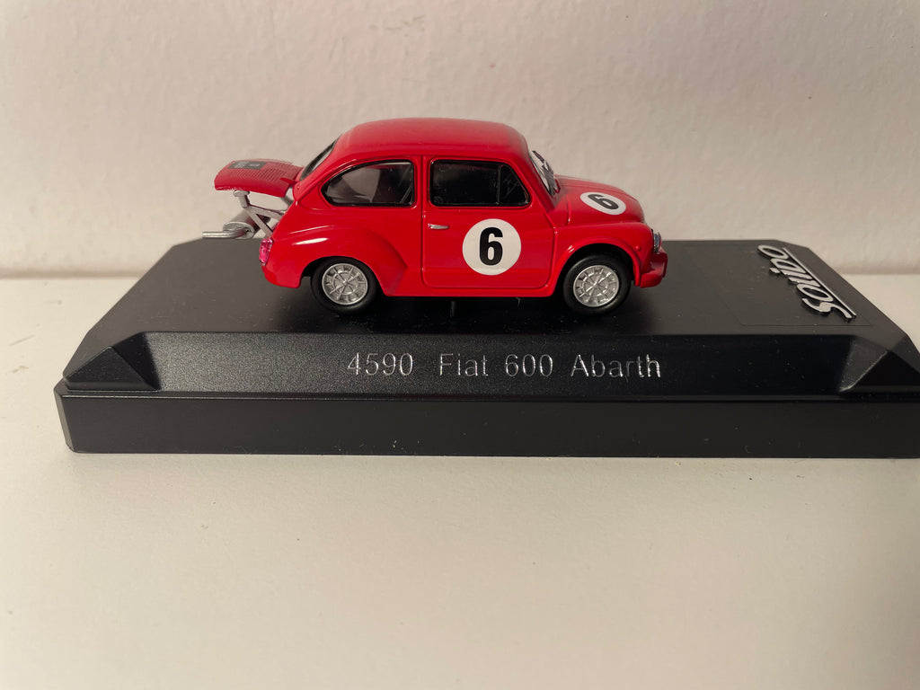Fiat 600 Abarth rouge numéro 6 - Solido référence 4590