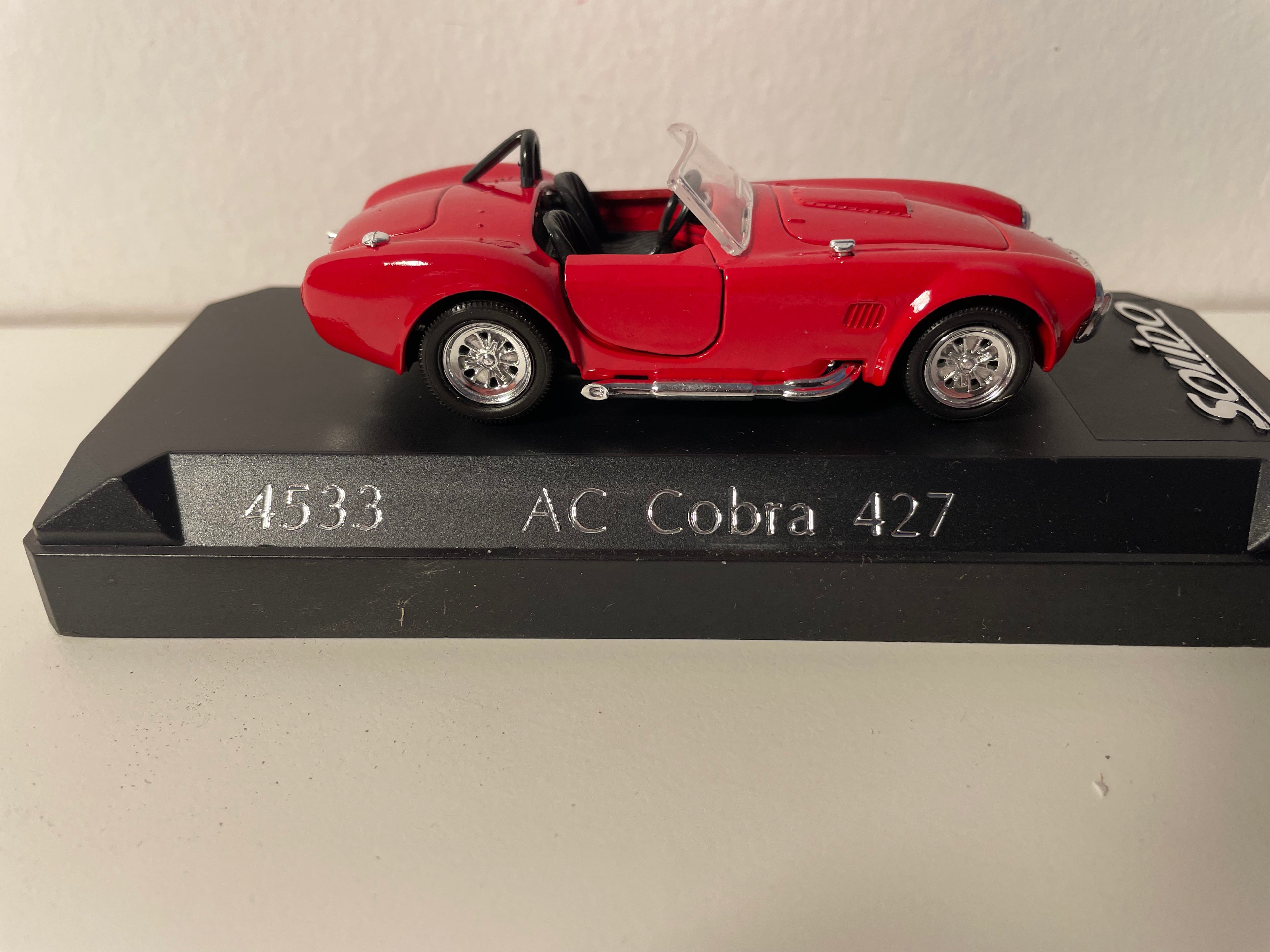 AC Cobra 427 Red (Solido Referenz 4533)