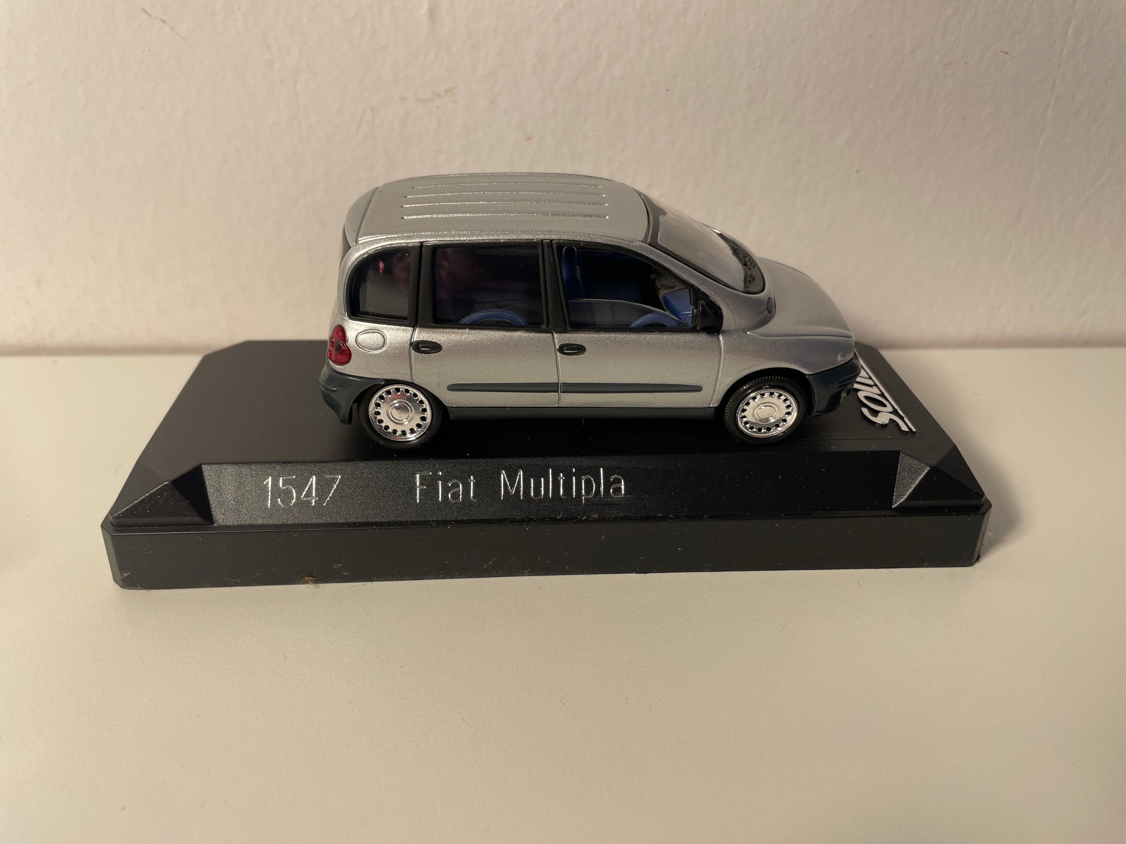 Fiat Multipla grau - Solido Referenz 1547